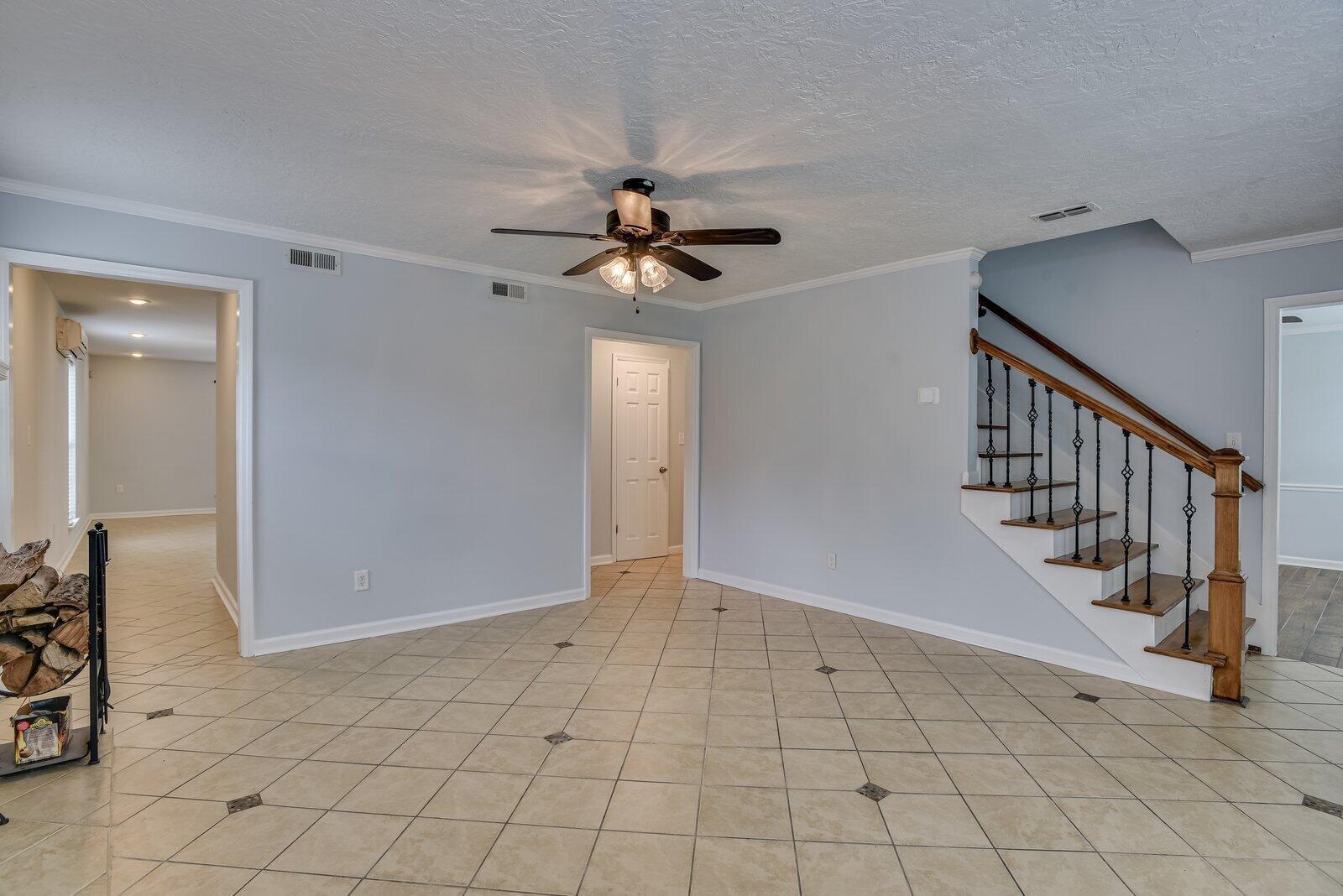 2211 Pleasant Drive Property Photo 9