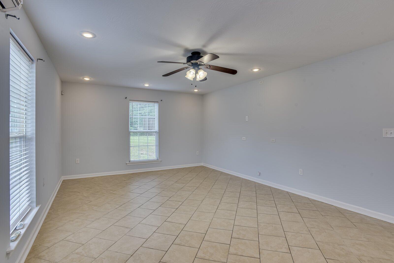 2211 Pleasant Drive Property Photo 16