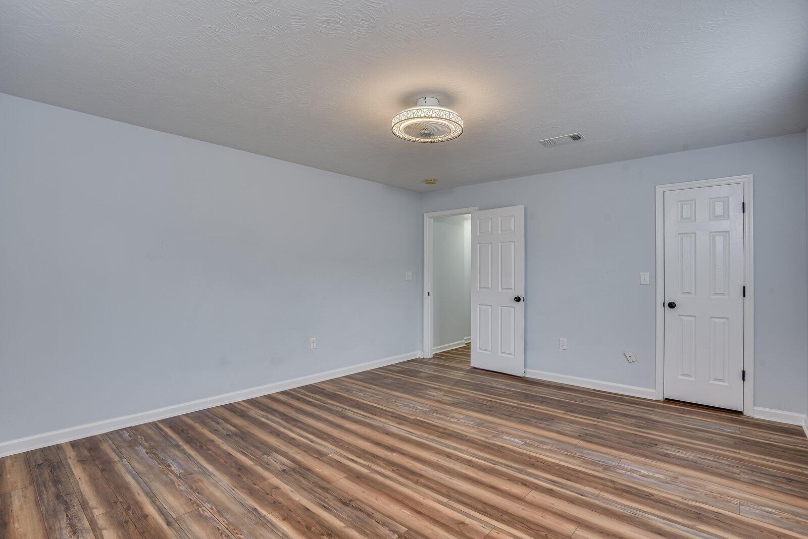 2211 Pleasant Drive Property Photo 31