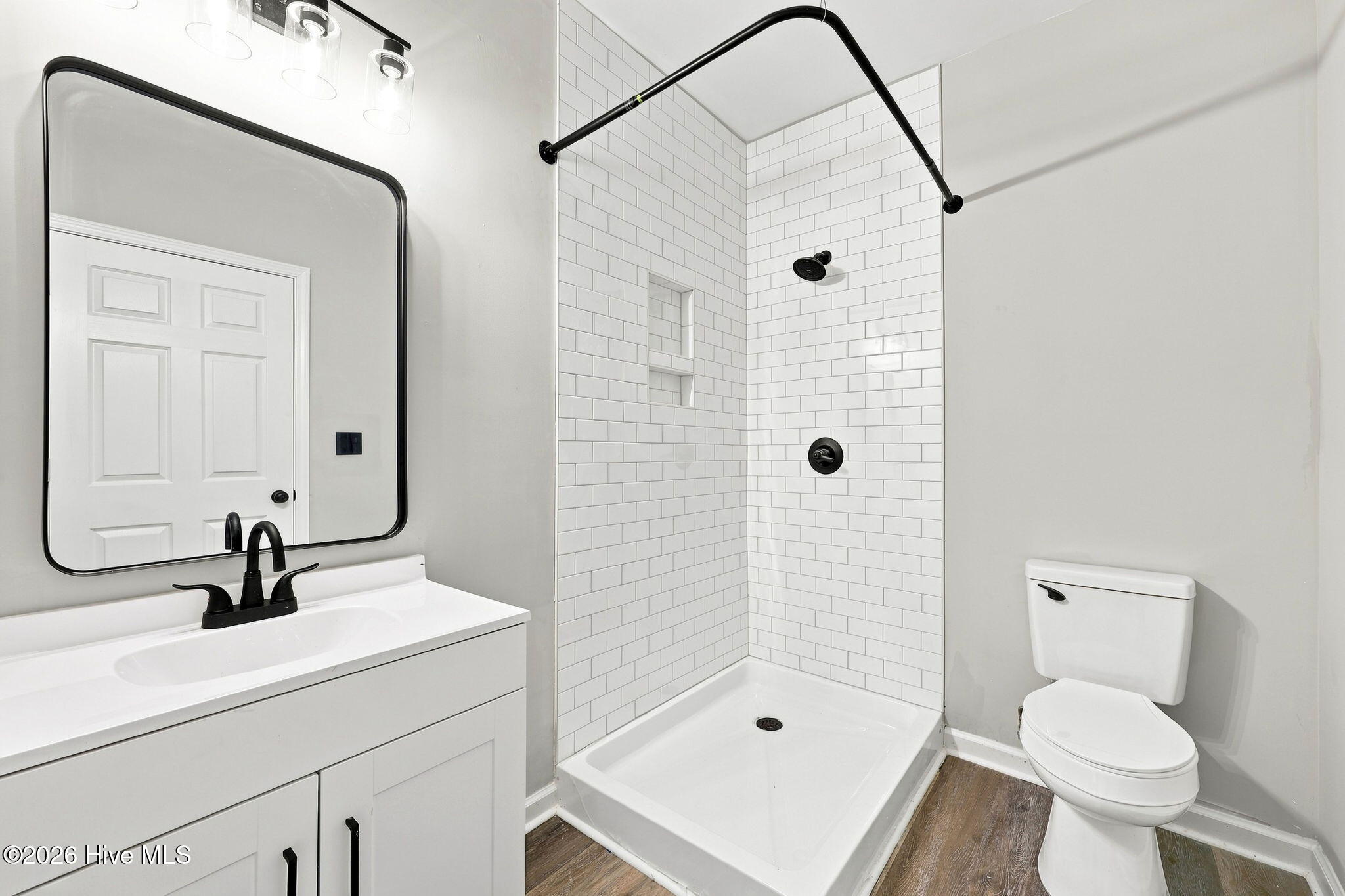 302 W 1st Street Property Photo 12