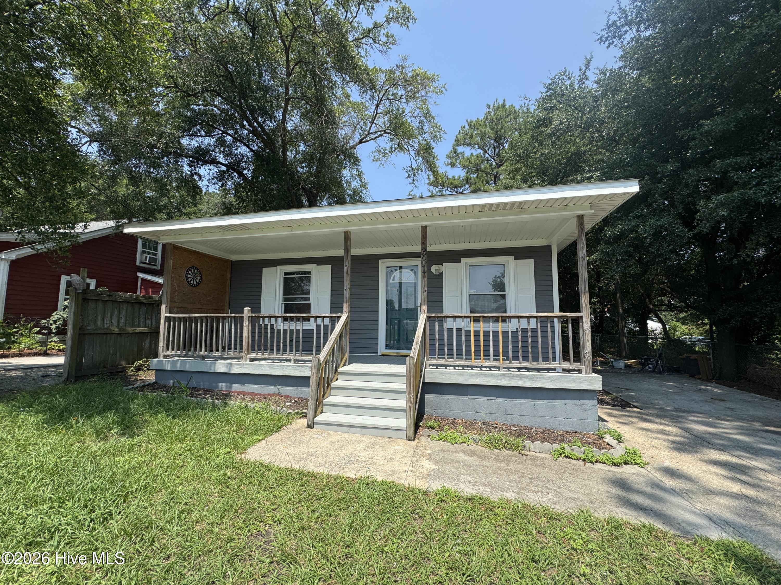331 Cape Fear Boulevard Property Photo 1