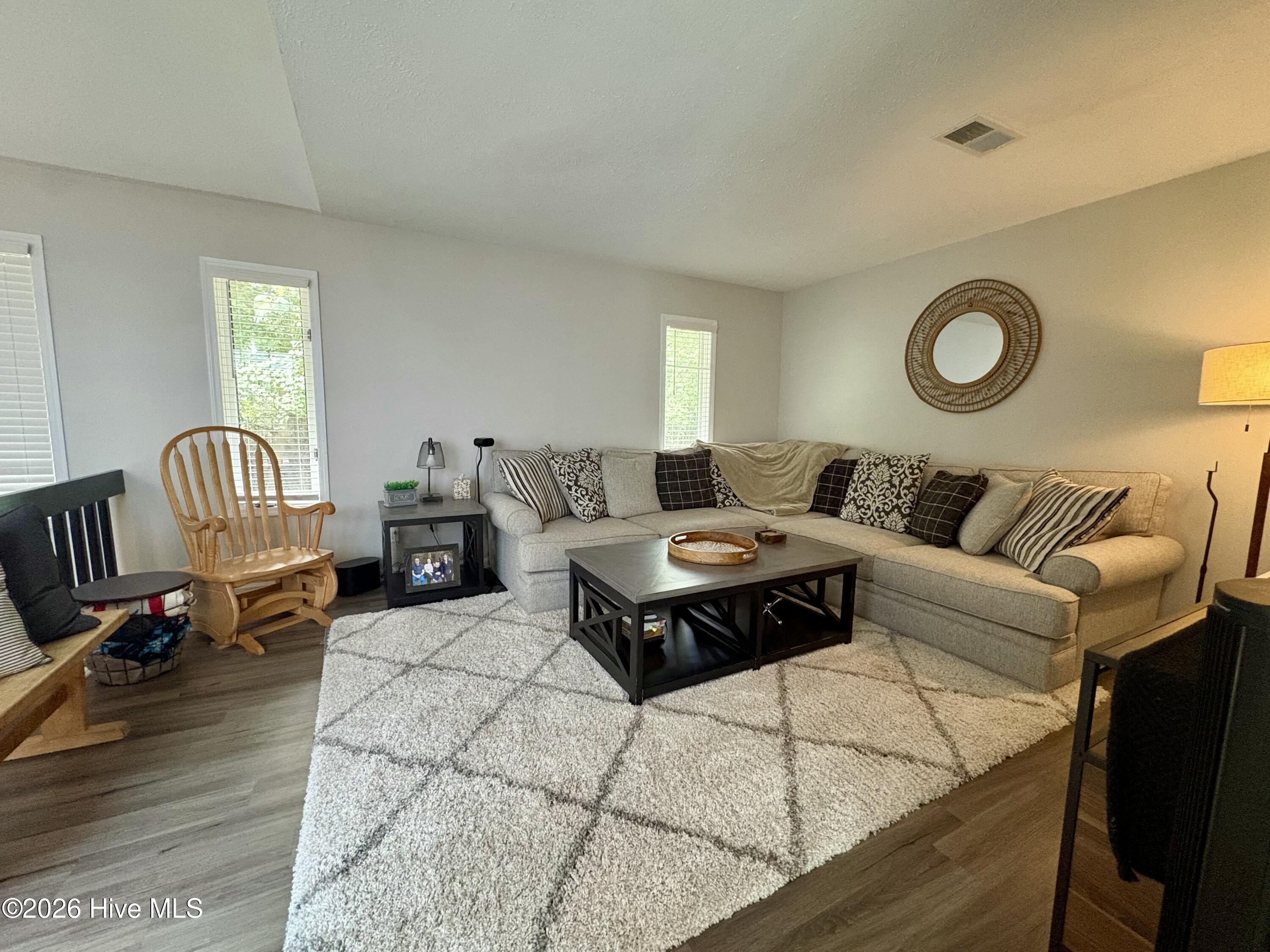 12800 Woodbridge Drive Property Photo 4