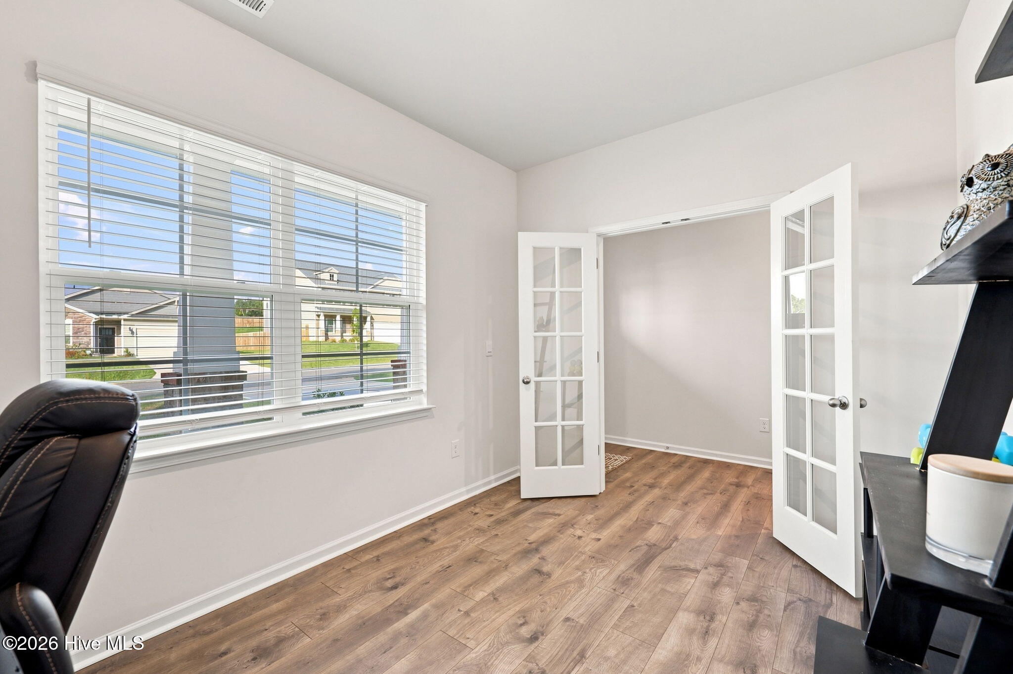 2570 Summersby Drive Property Photo 3