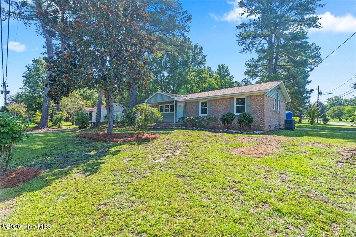 648 Railroad Street Property Photo 3