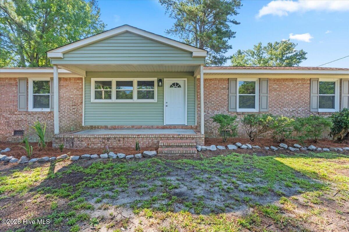 648 Railroad Street Property Photo 4