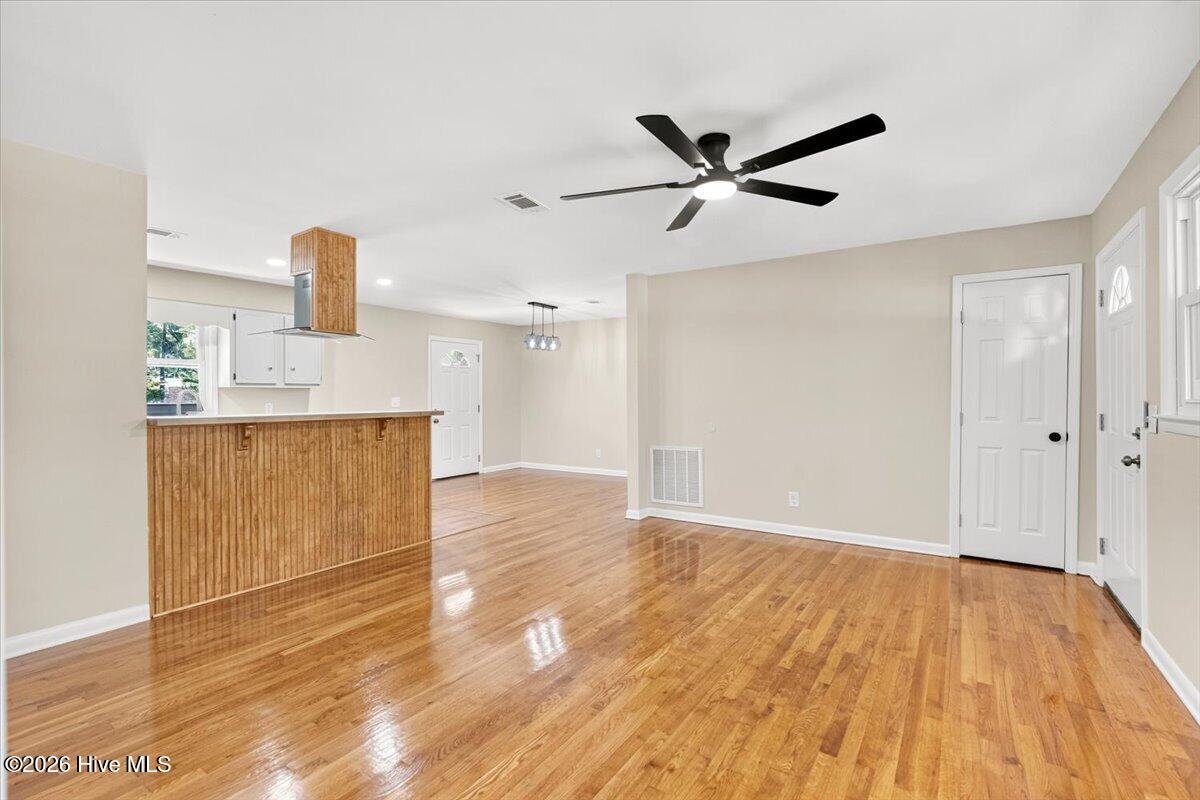 648 Railroad Street Property Photo 5