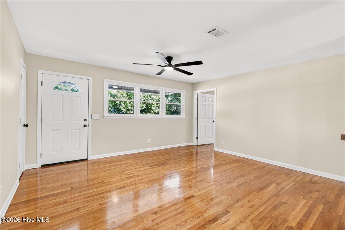 648 Railroad Street Property Photo 7