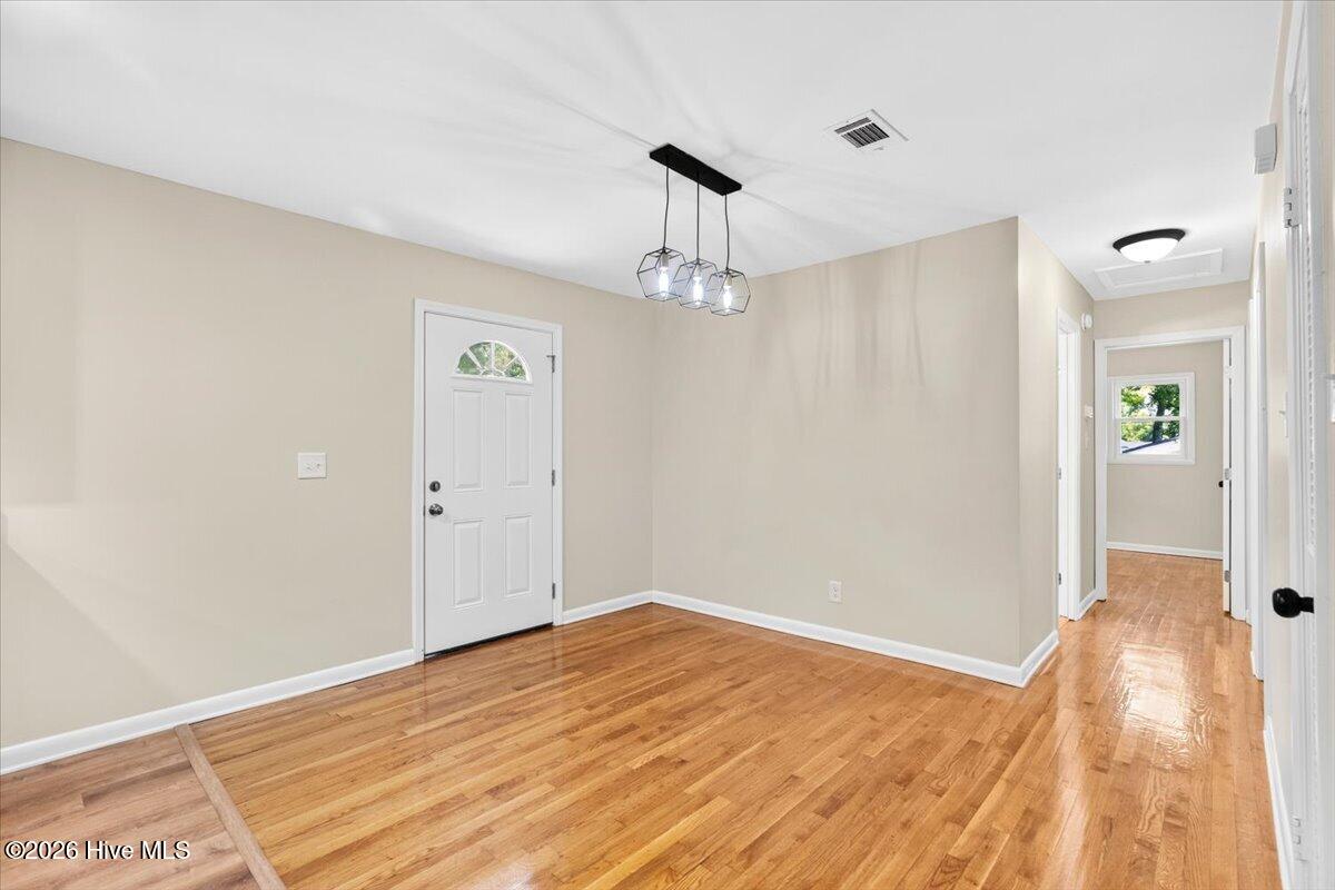 648 Railroad Street Property Photo 9