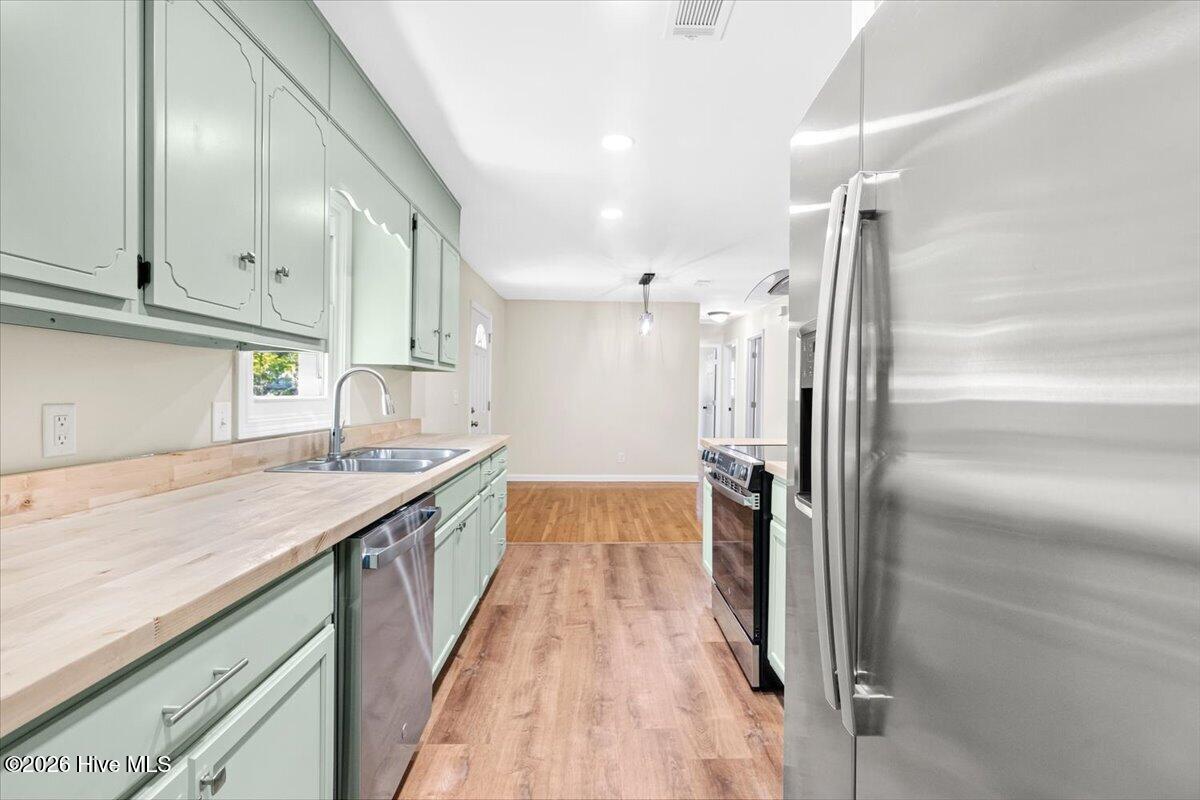 648 Railroad Street Property Photo 15