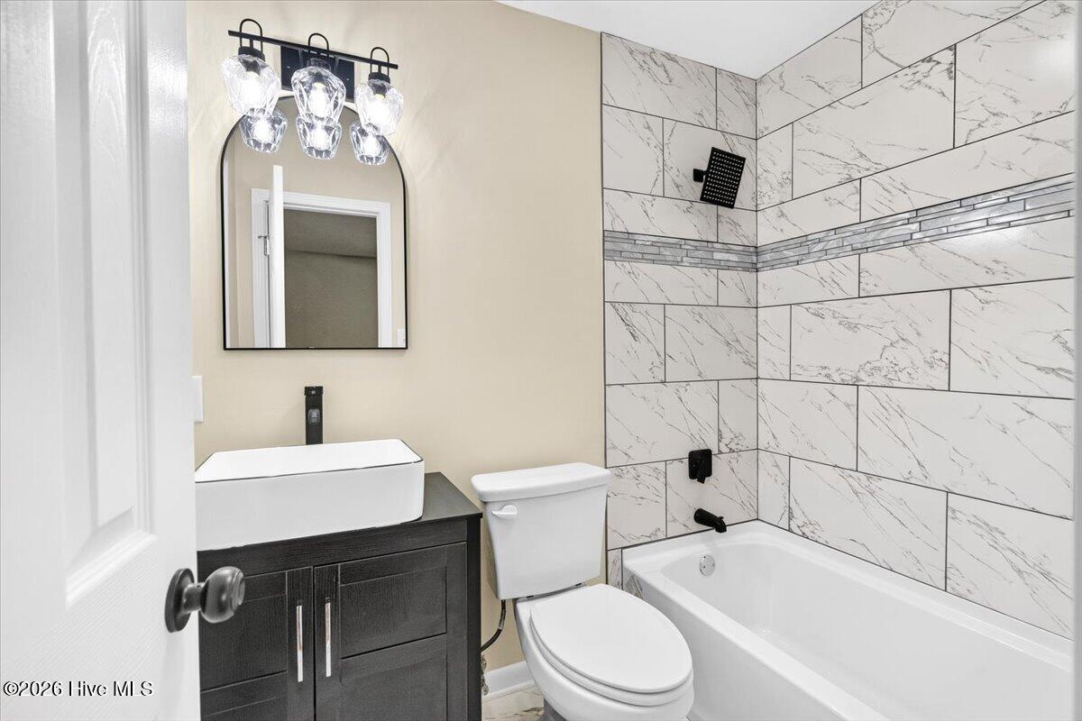 648 Railroad Street Property Photo 20