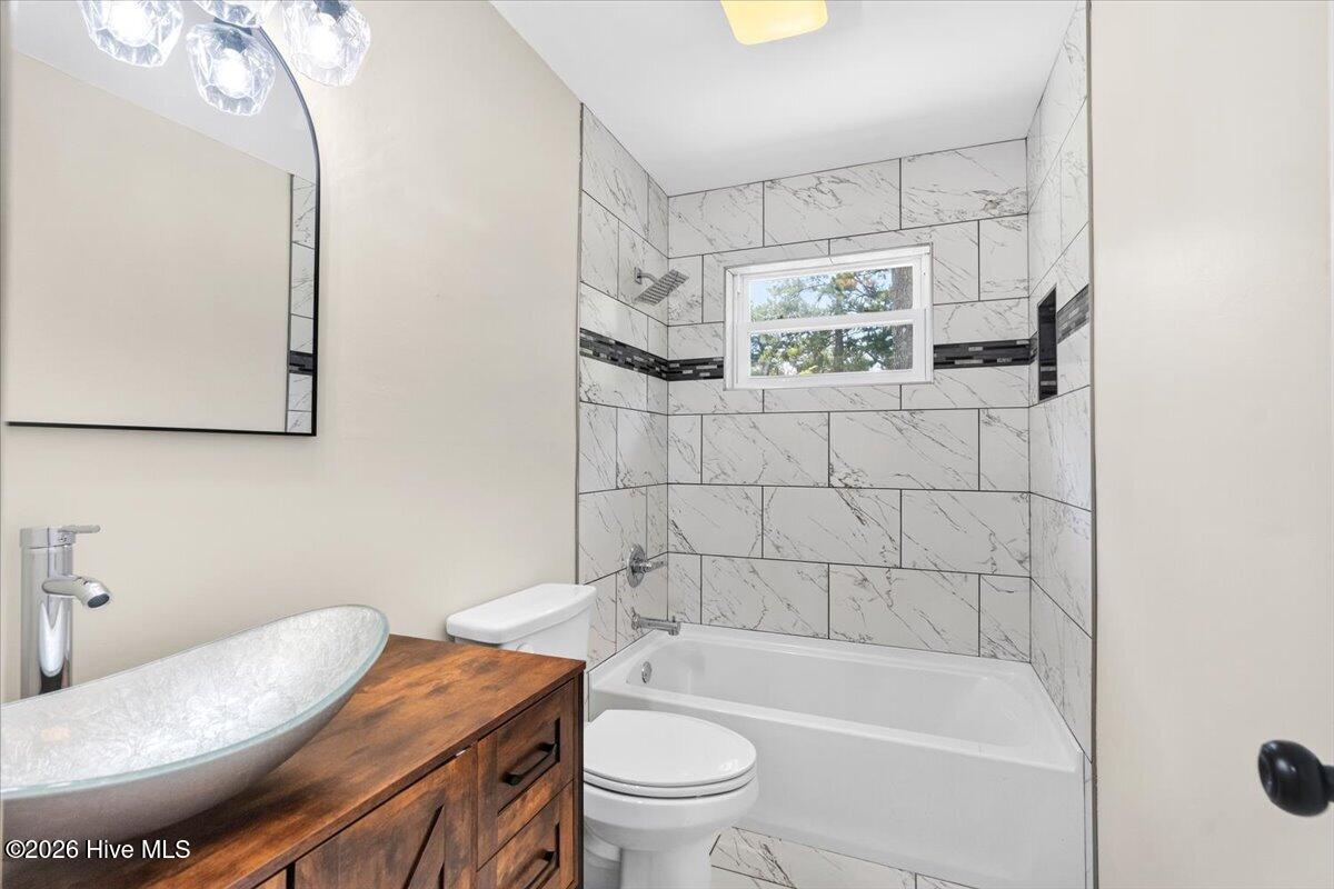 648 Railroad Street Property Photo 26