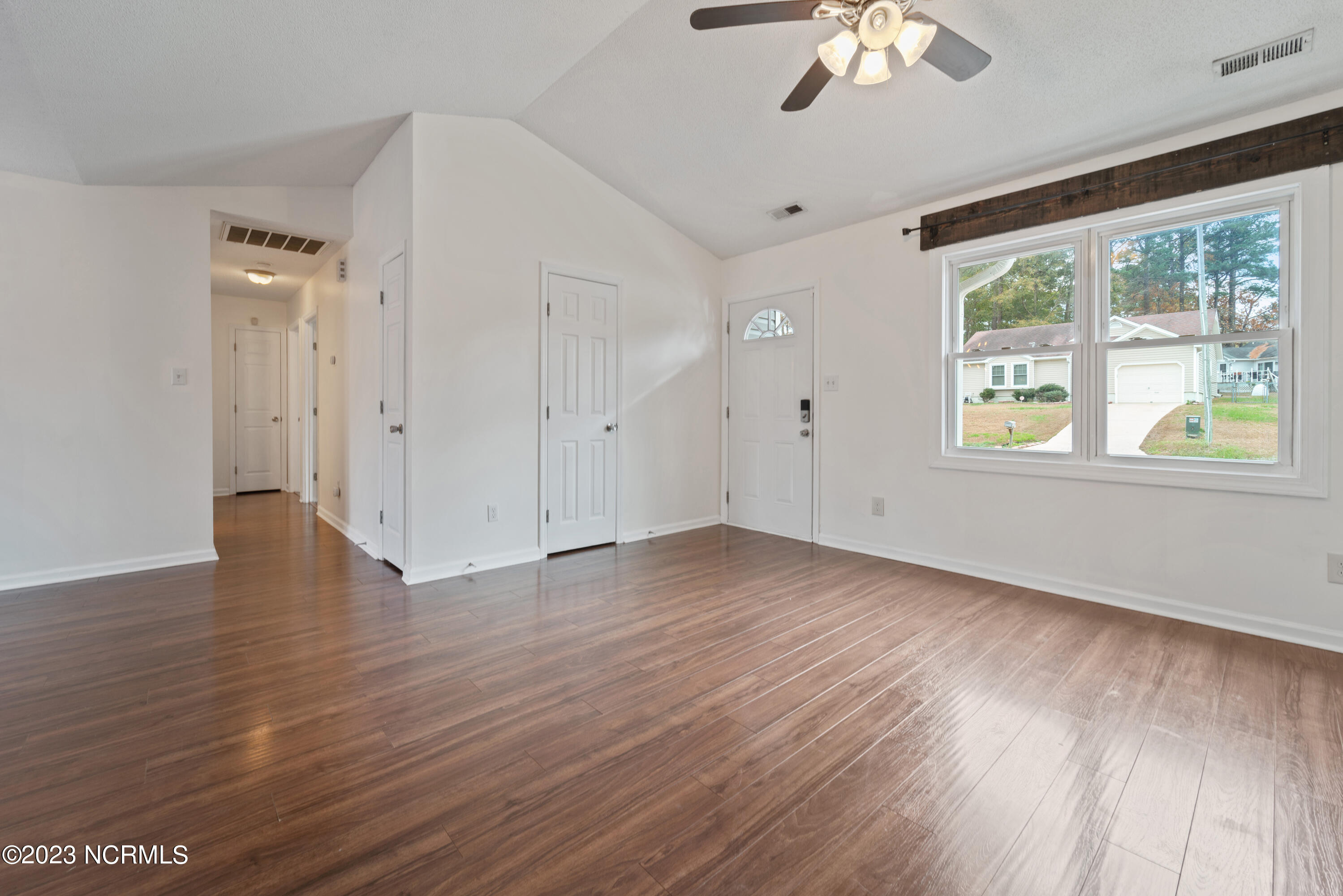2654 Idlebrook Circle Property Photo 3