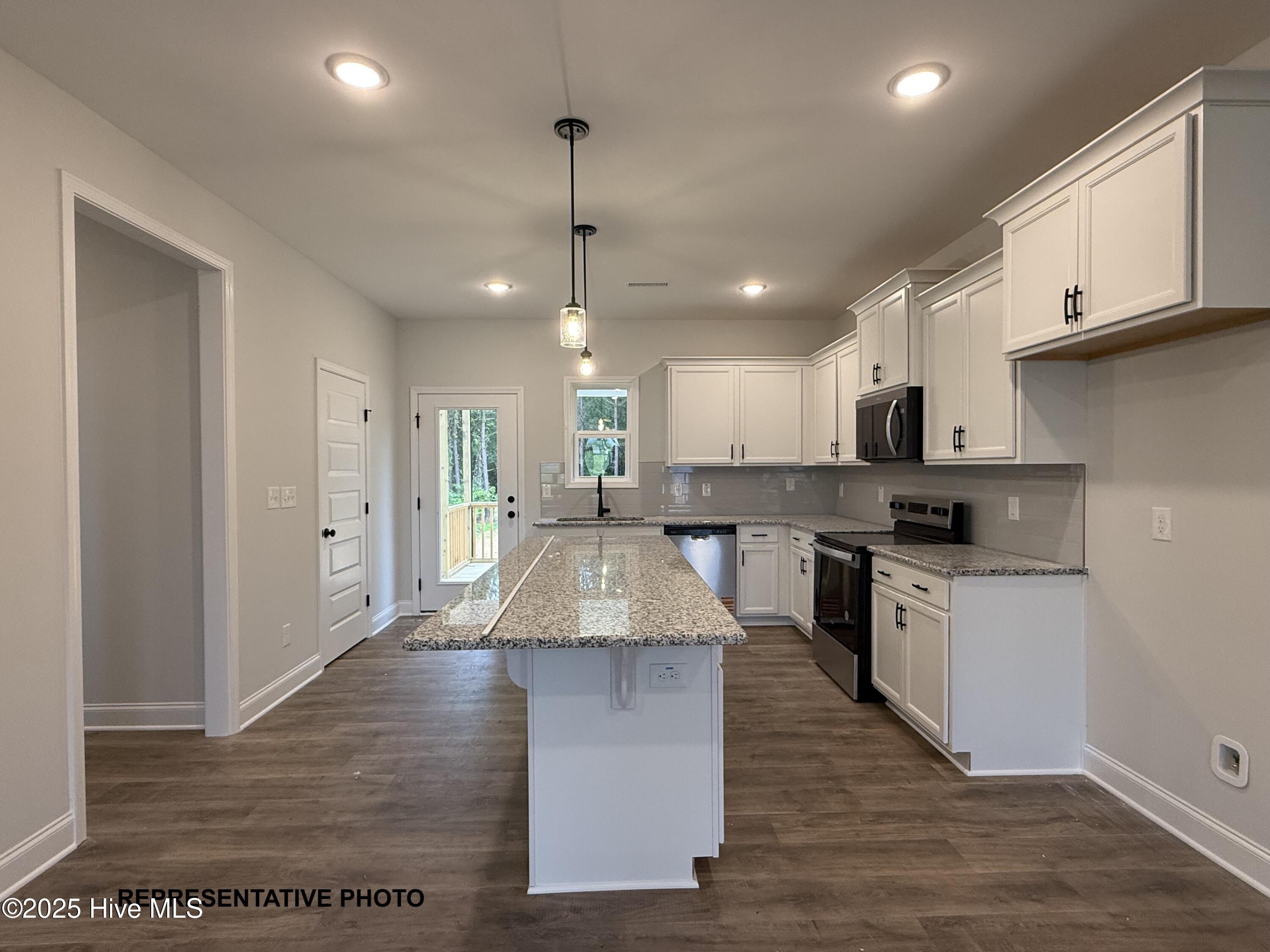 130 Cardovia Way Property Photo 3
