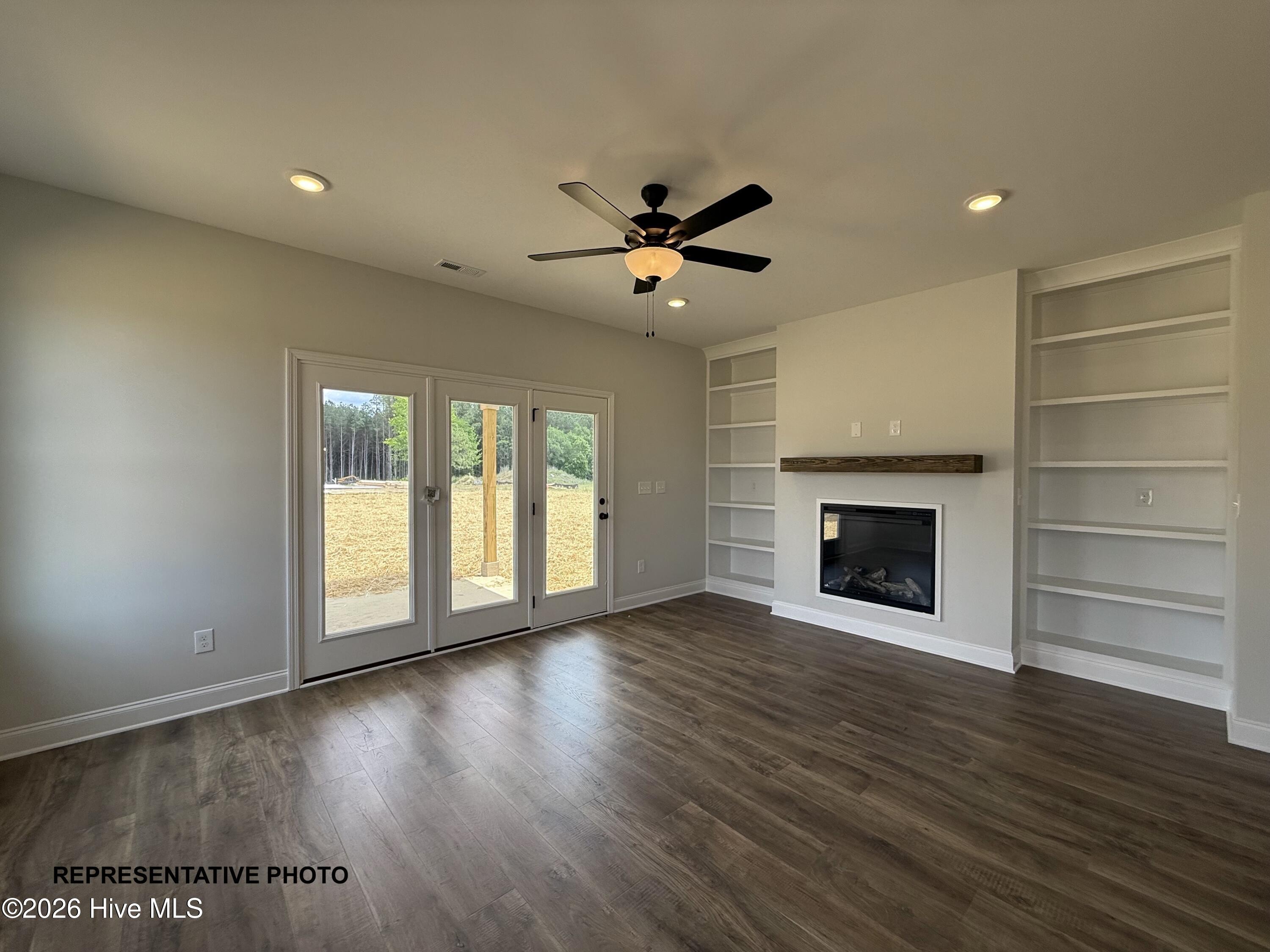 182 Cardovia Way Property Photo 5