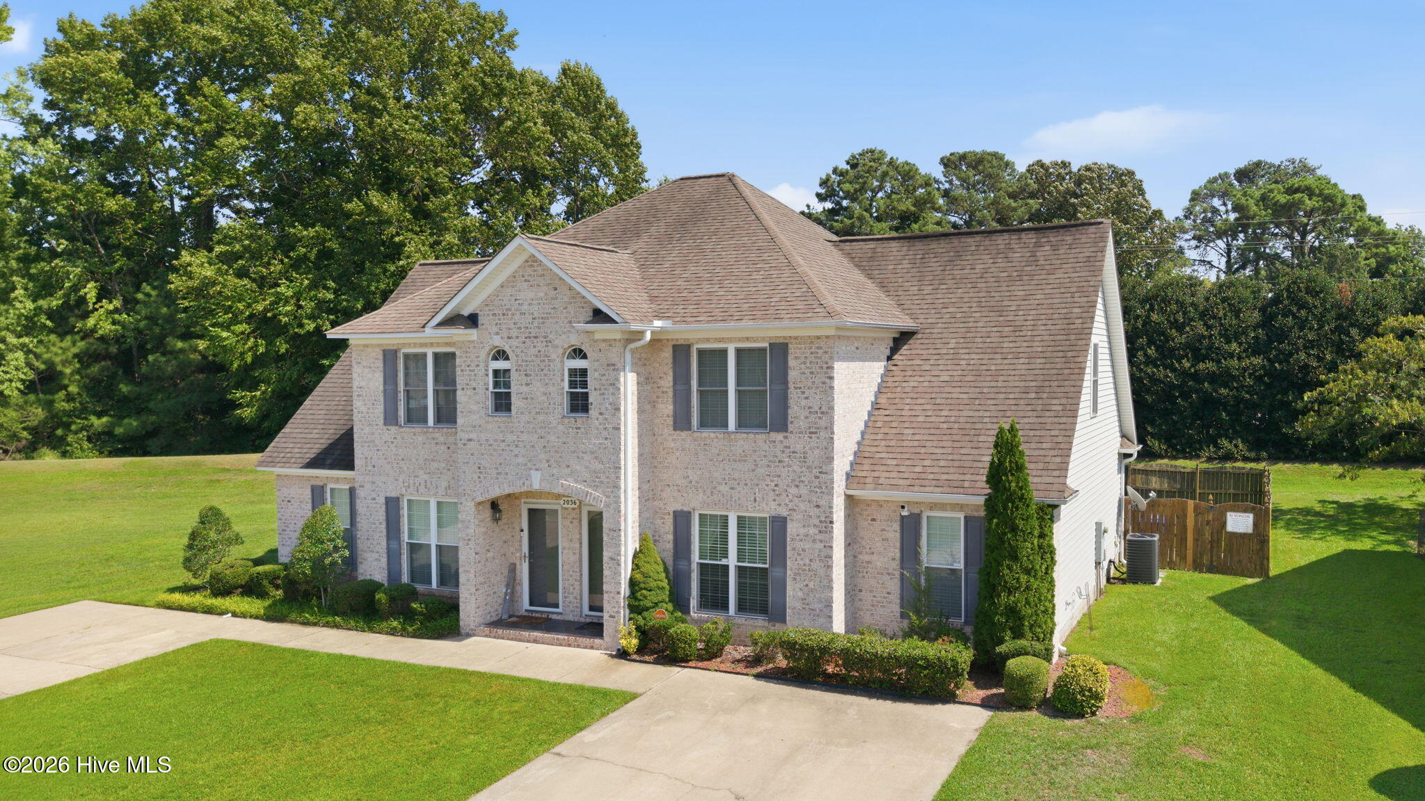 2036 Cambria Drive B Property Photo 4