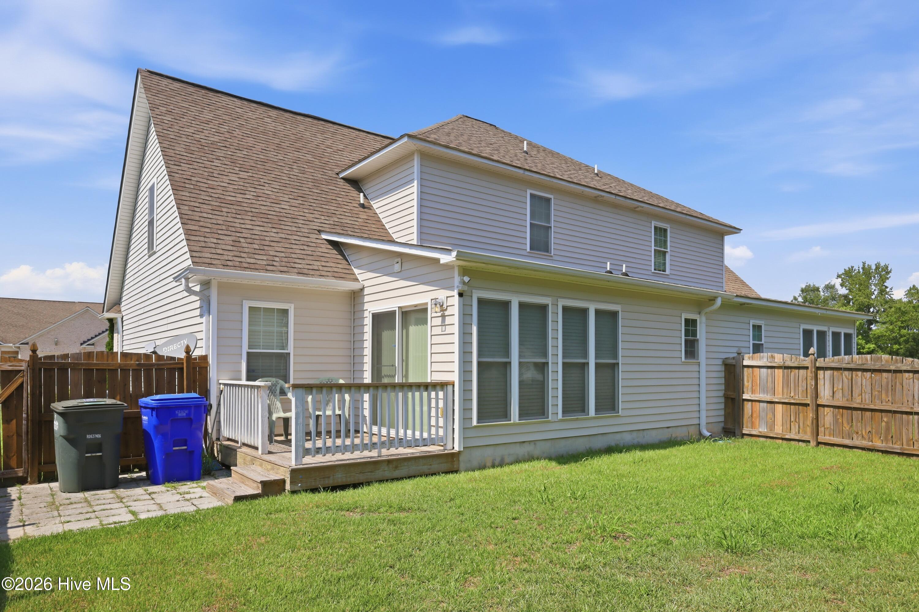 2036 Cambria Drive B Property Photo 7