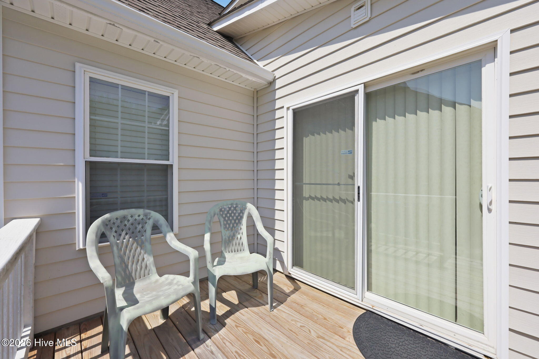 2036 Cambria Drive B Property Photo 8