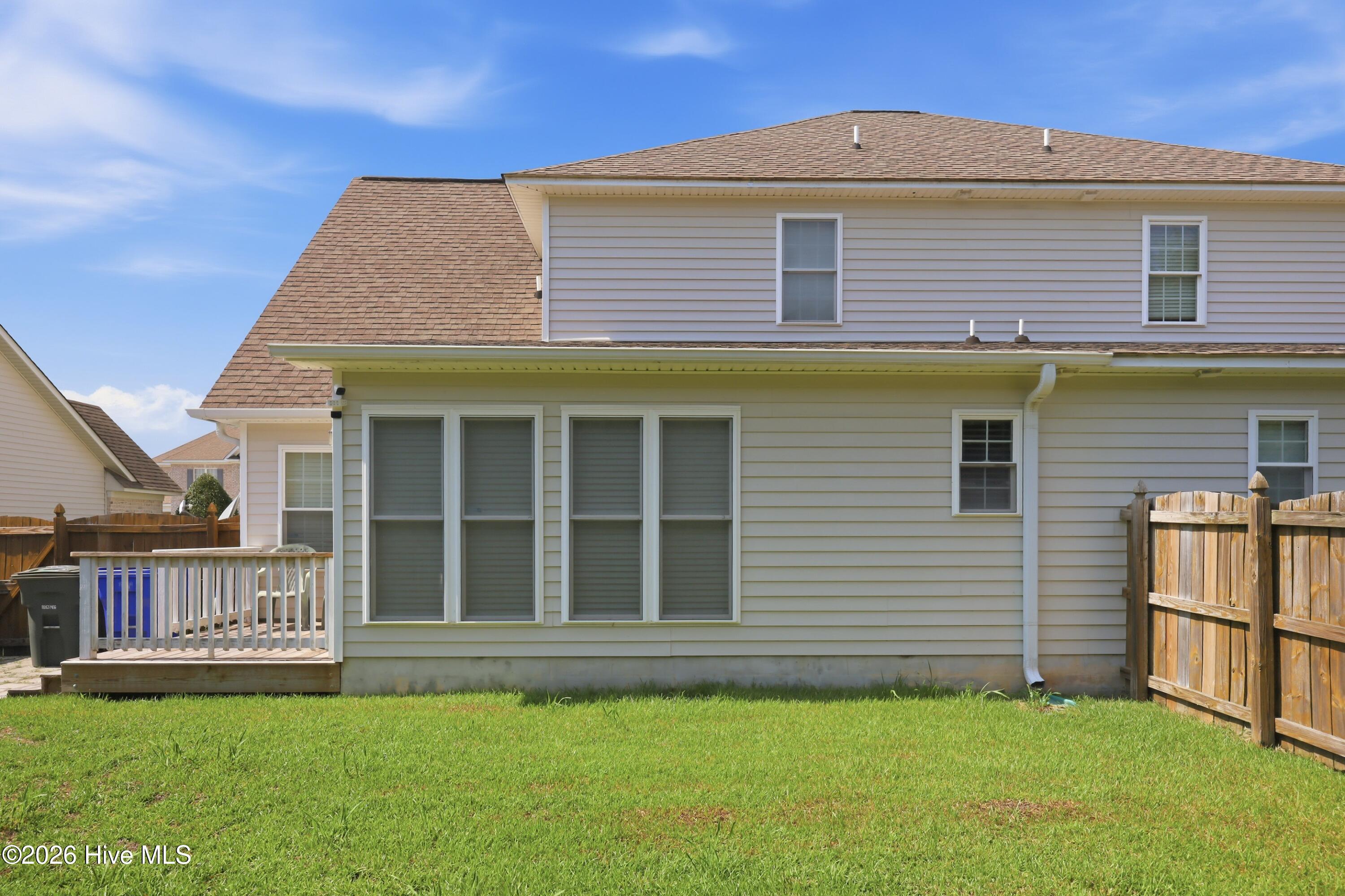 2036 Cambria Drive B Property Photo 10
