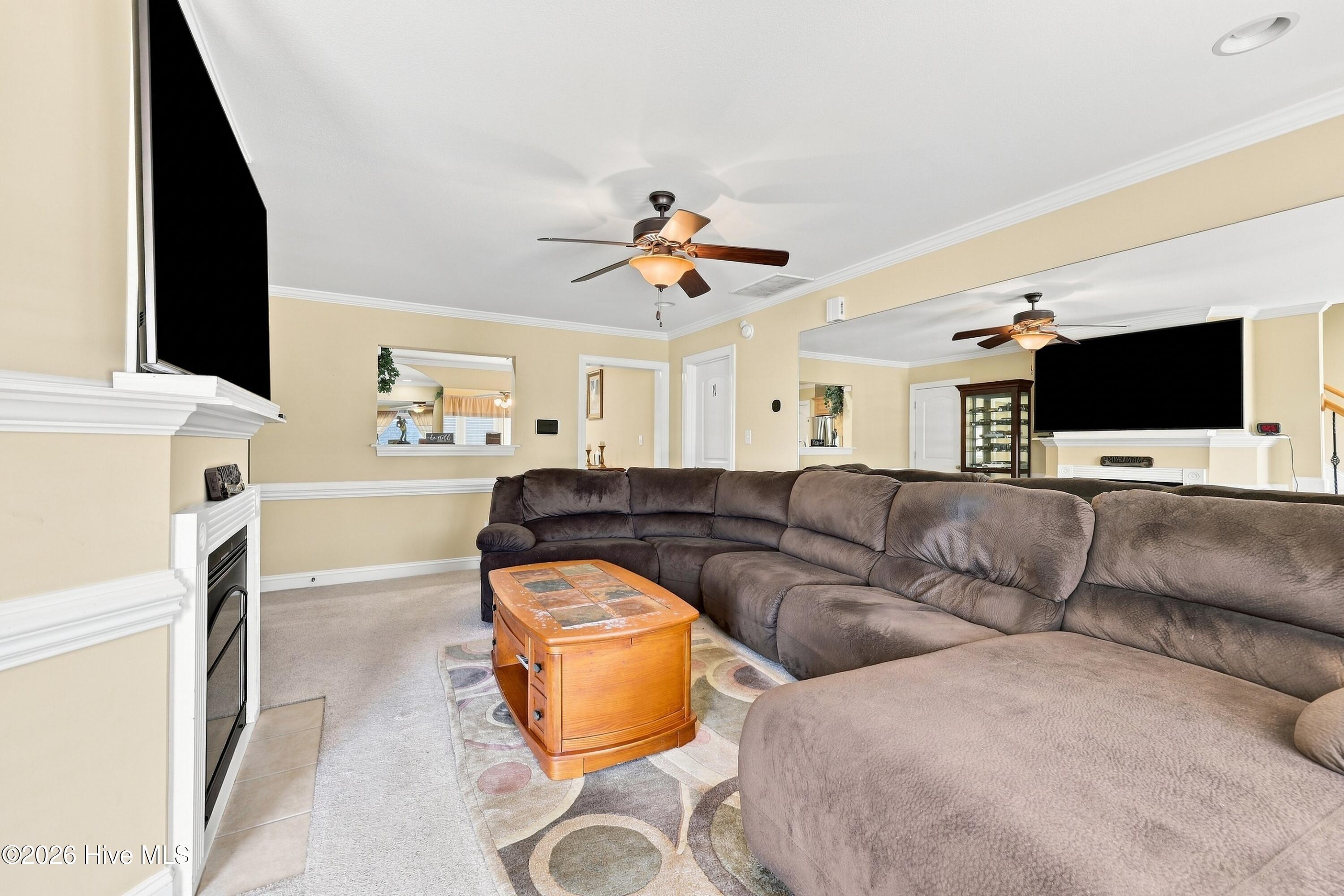 2036 Cambria Drive B Property Photo 16