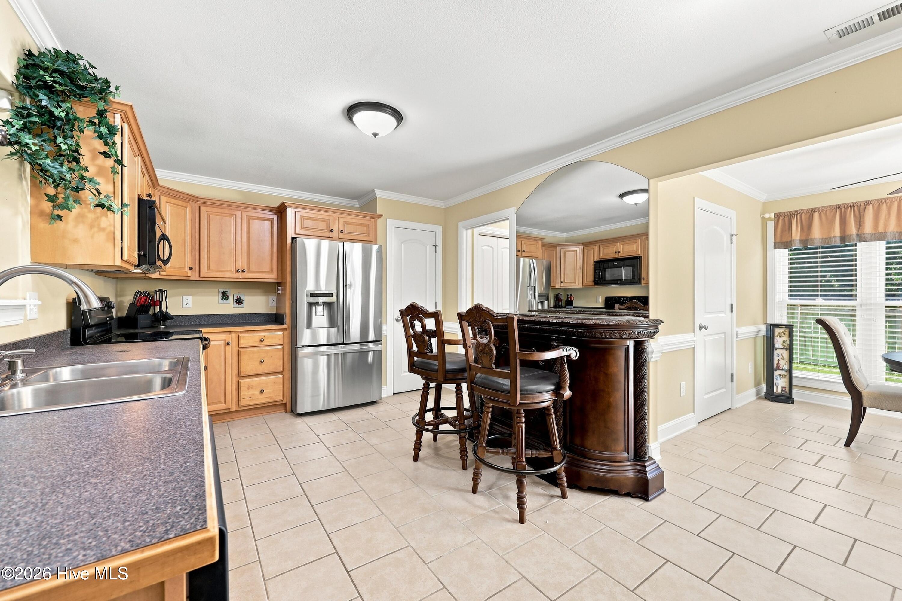 2036 Cambria Drive B Property Photo 19