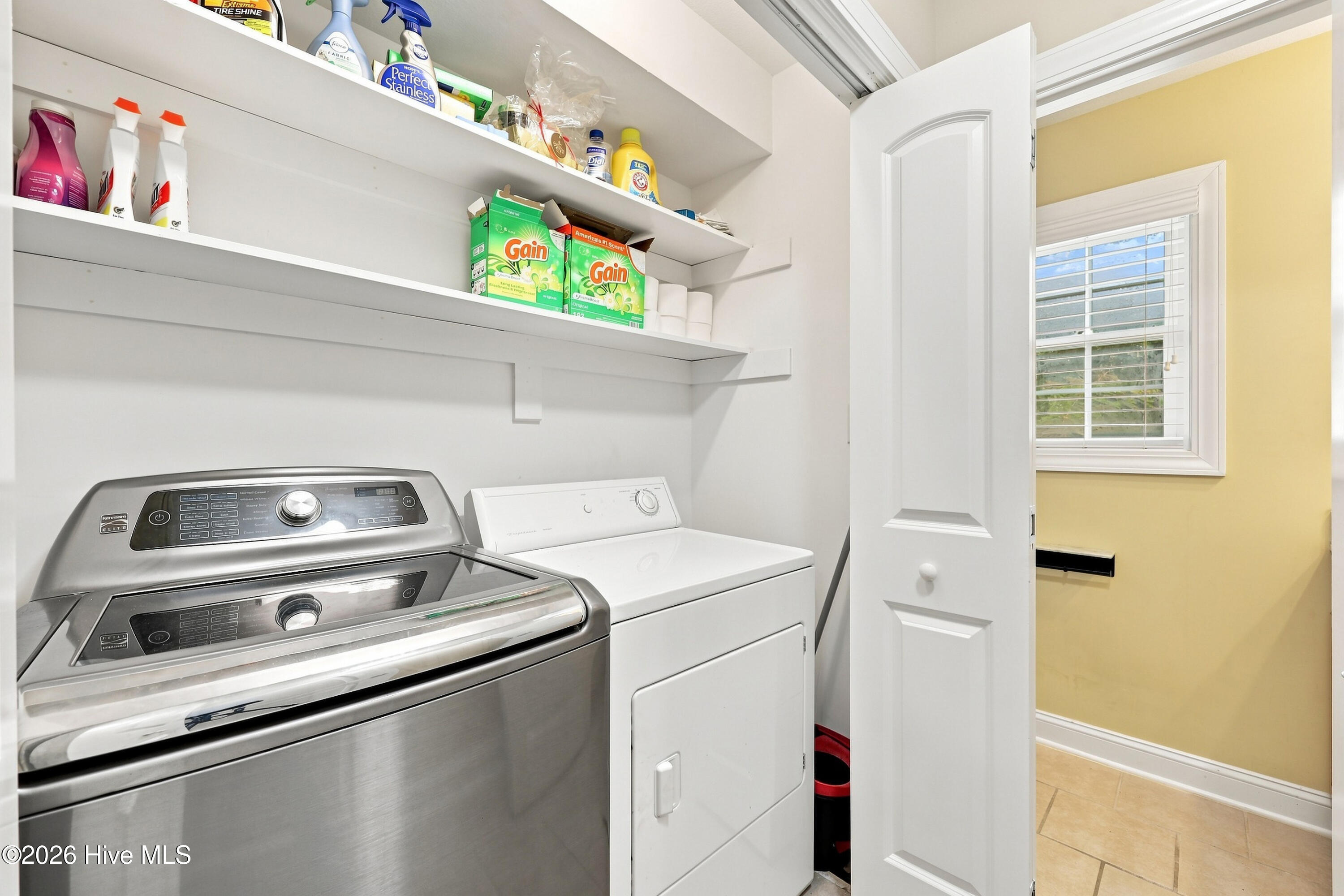 2036 Cambria Drive B Property Photo 21