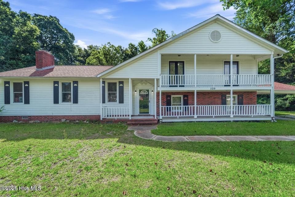 220 Edgewood Drive Property Photo 2