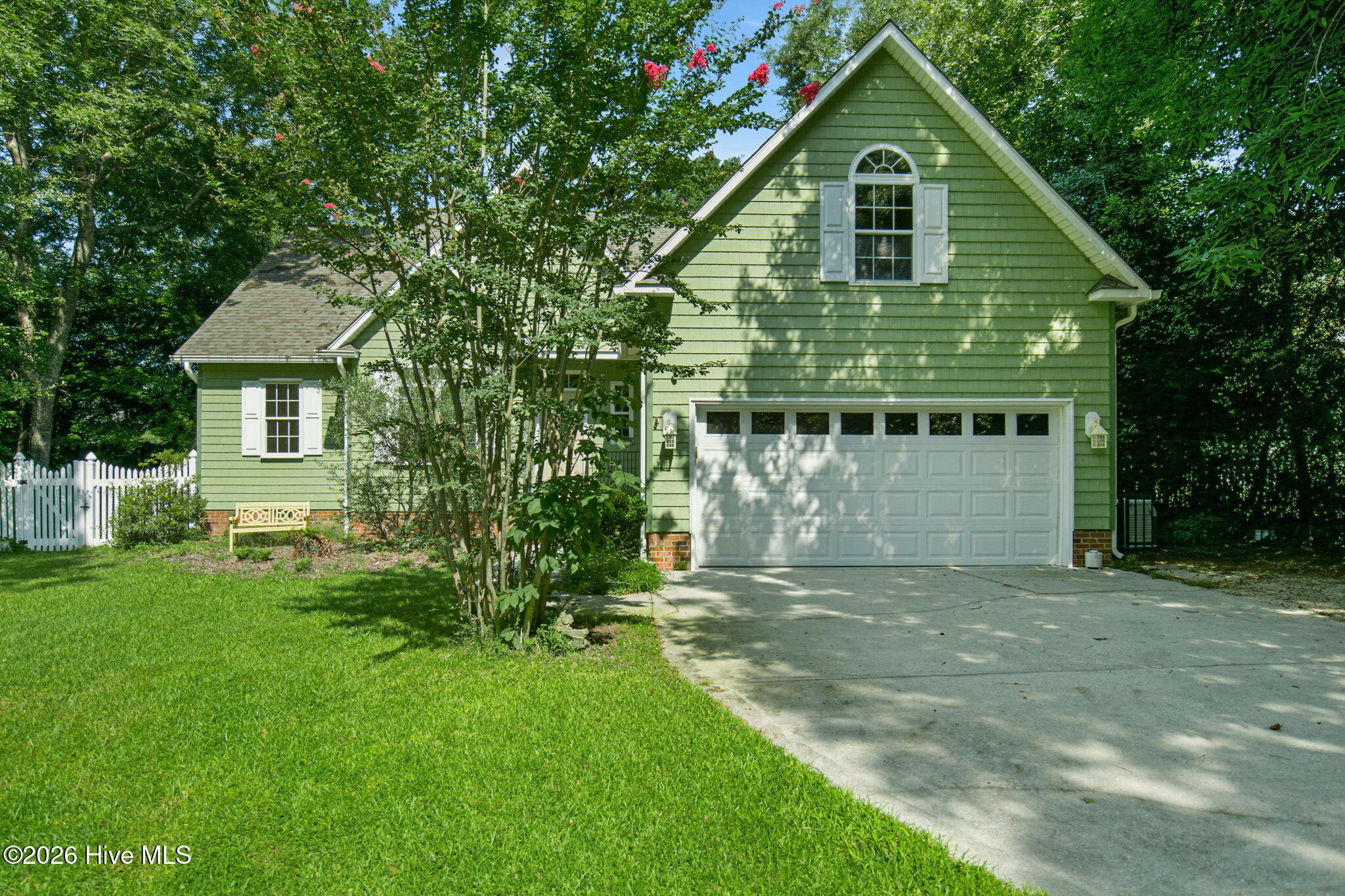 103 Leslie Lane Property Photo 1