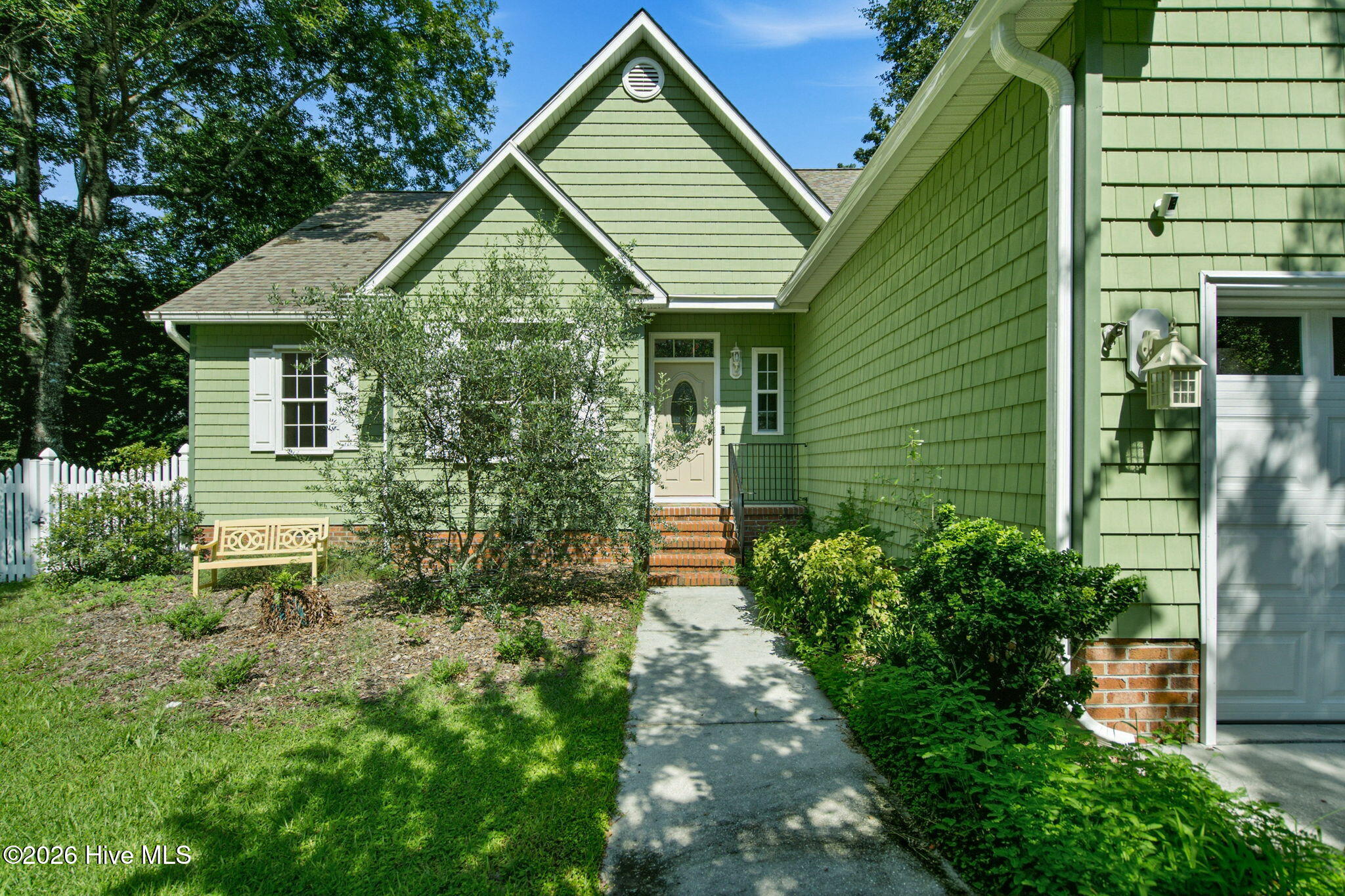103 Leslie Lane Property Photo 2
