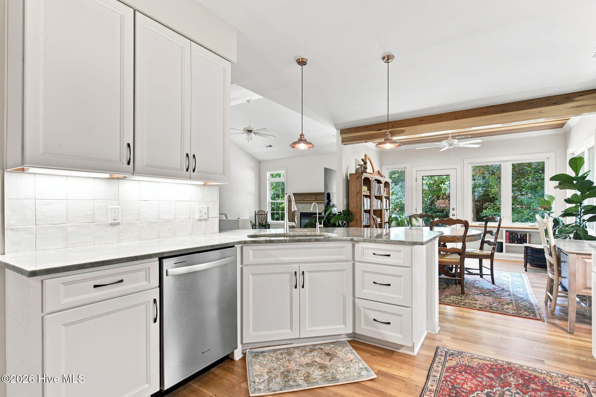 103 Leslie Lane Property Photo 14