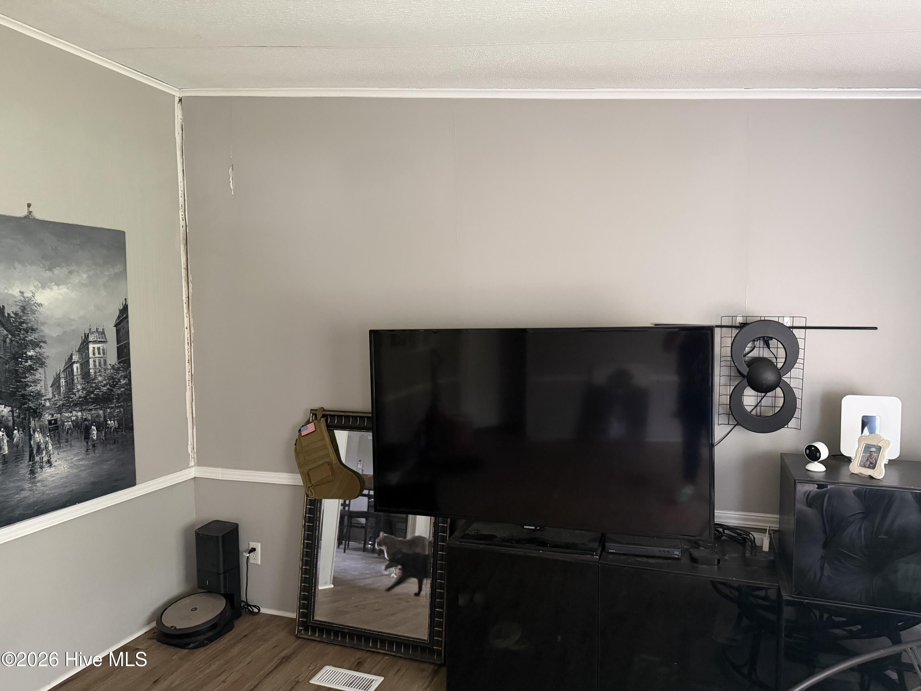 1085 Wells Road Property Photo 2