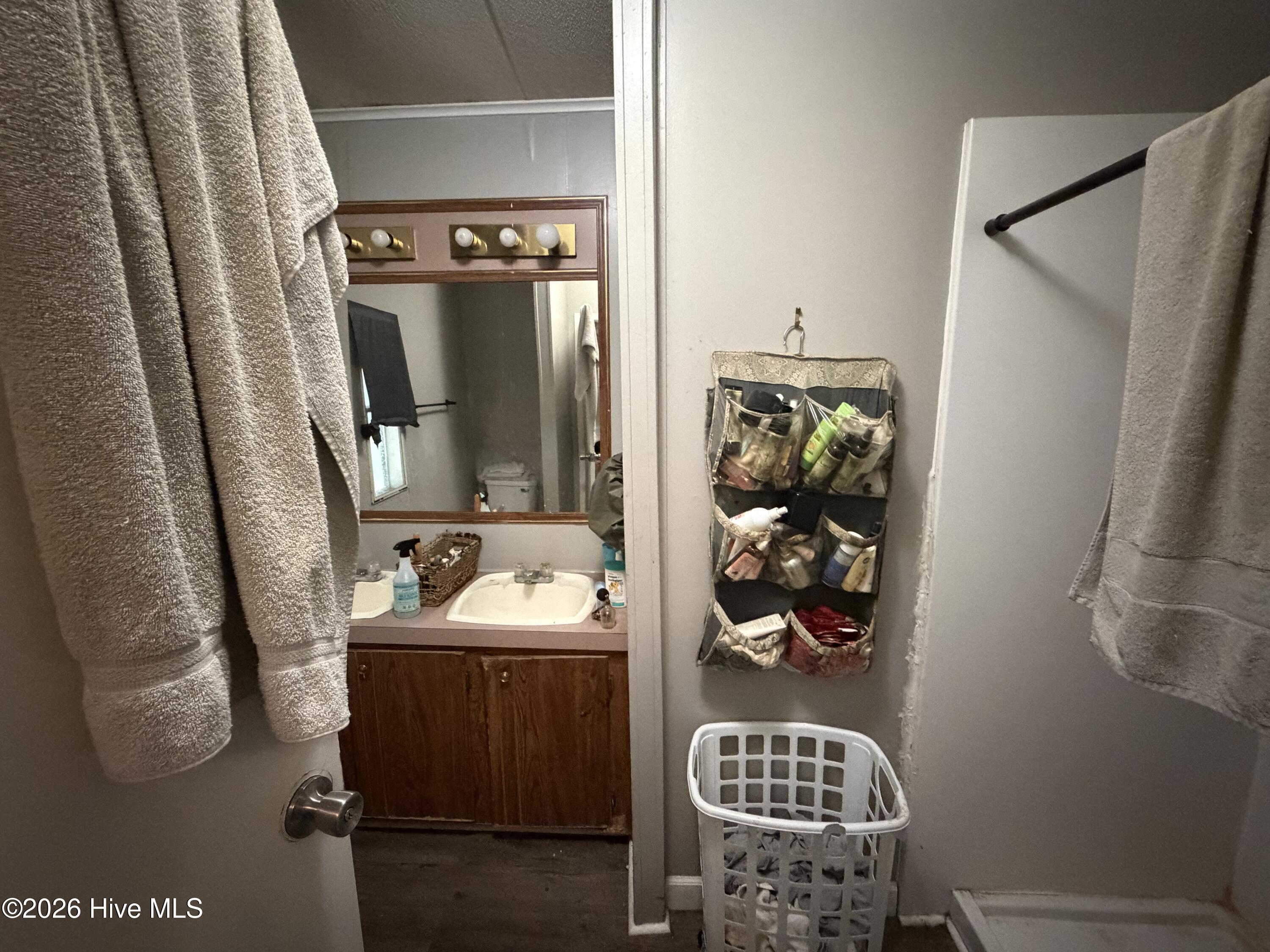 1085 Wells Road Property Photo 5