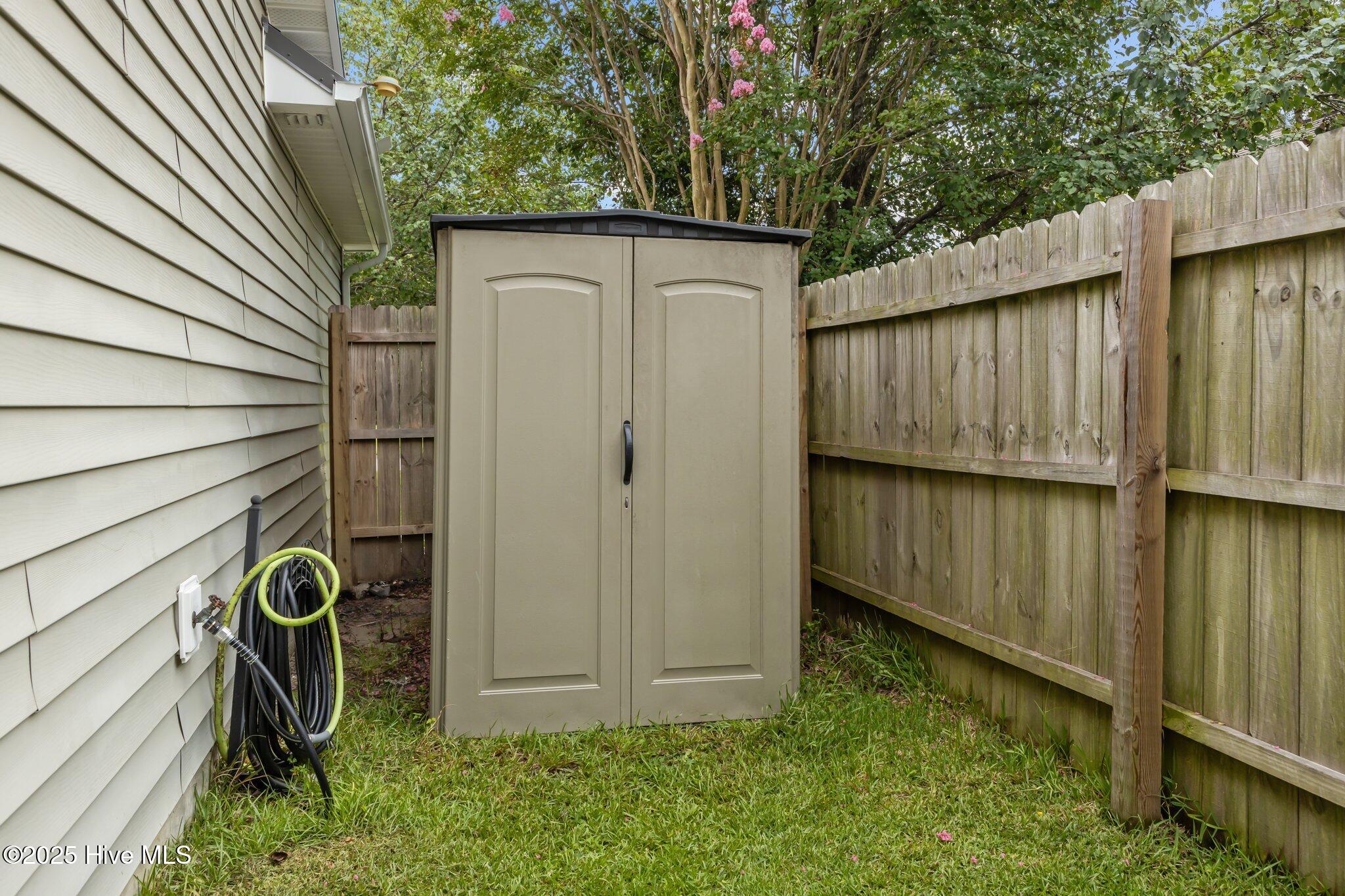 300 Foxhall Road Property Photo 3
