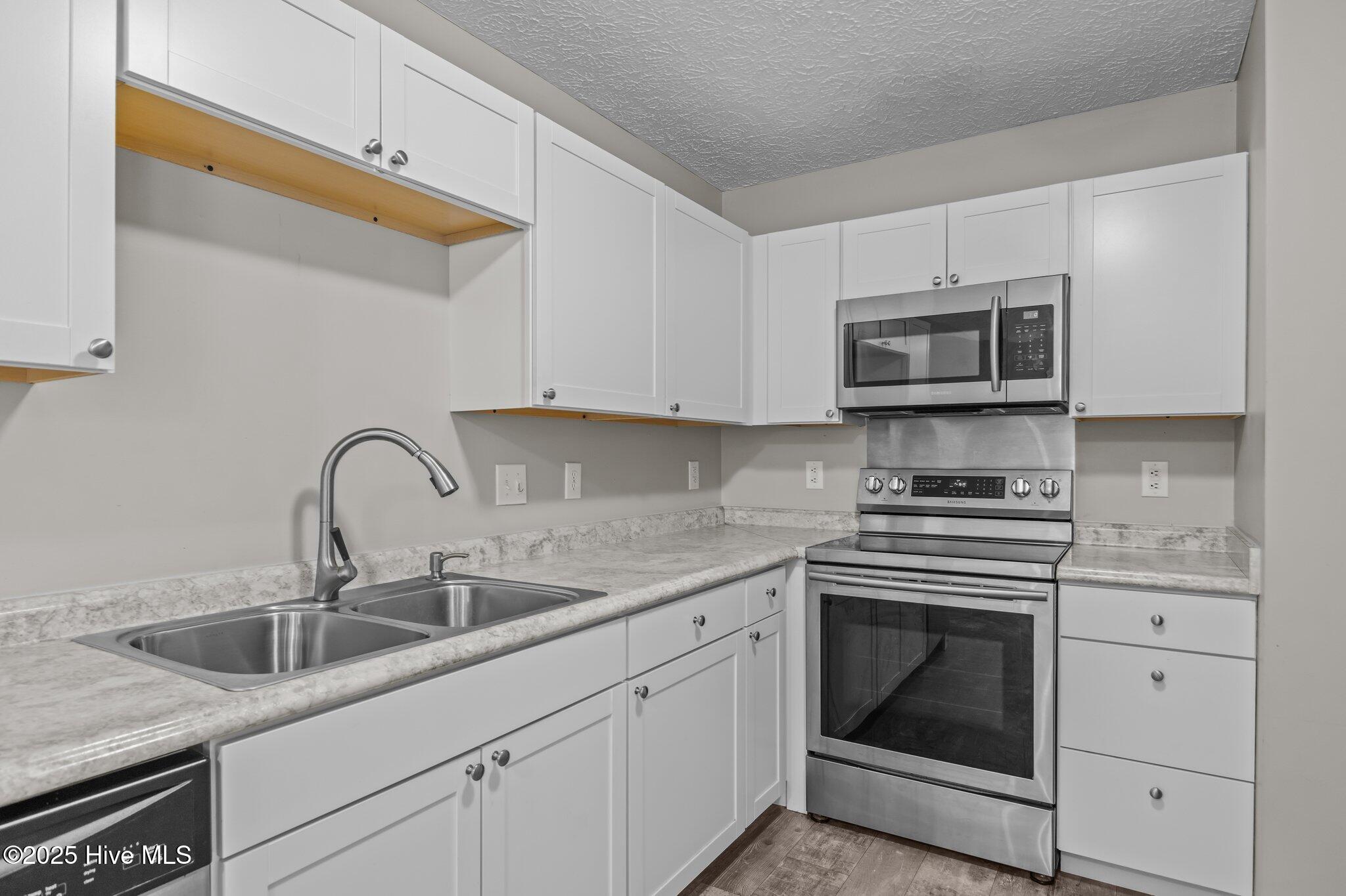 300 Foxhall Road Property Photo 12
