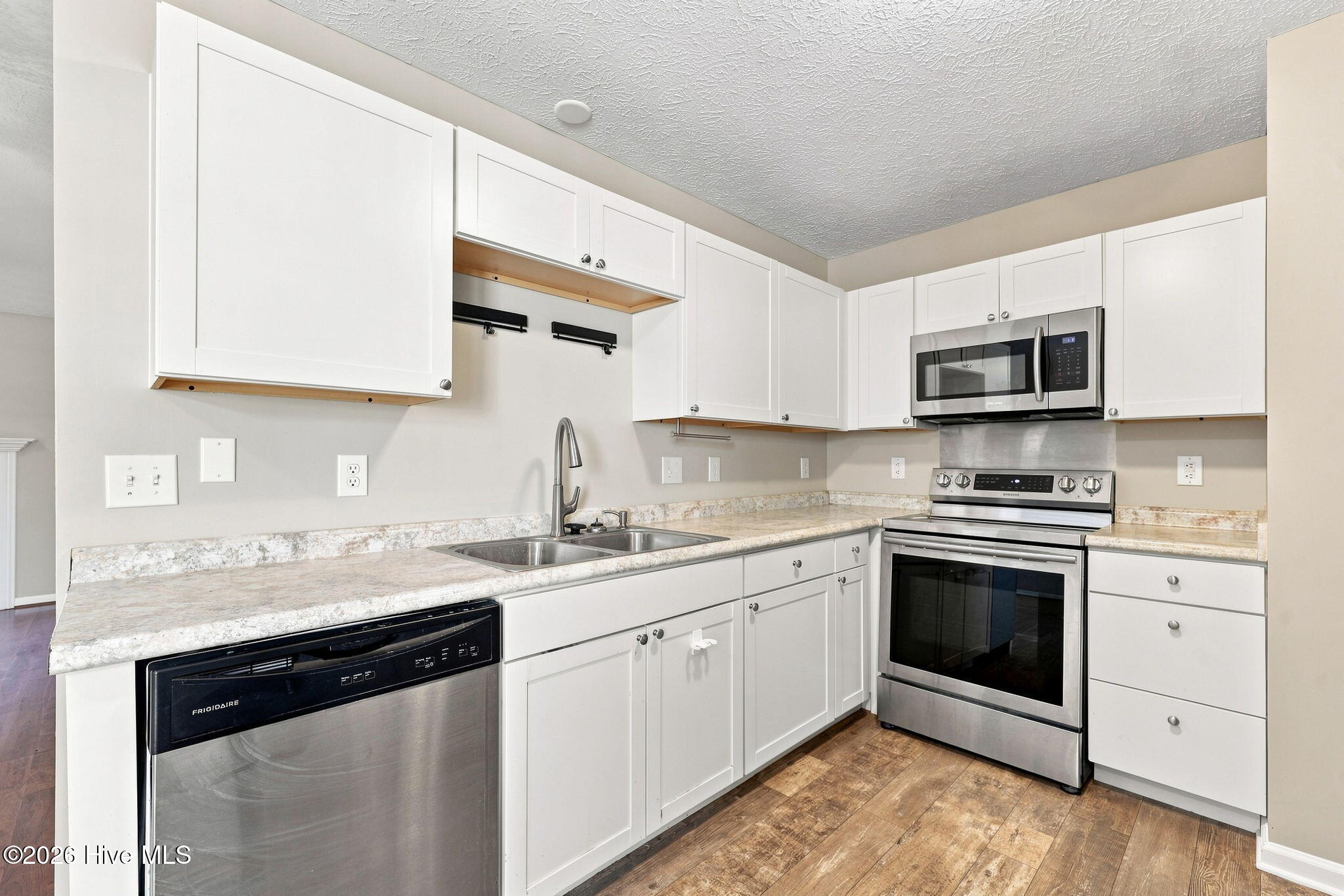 300 Foxhall Road Property Photo 15