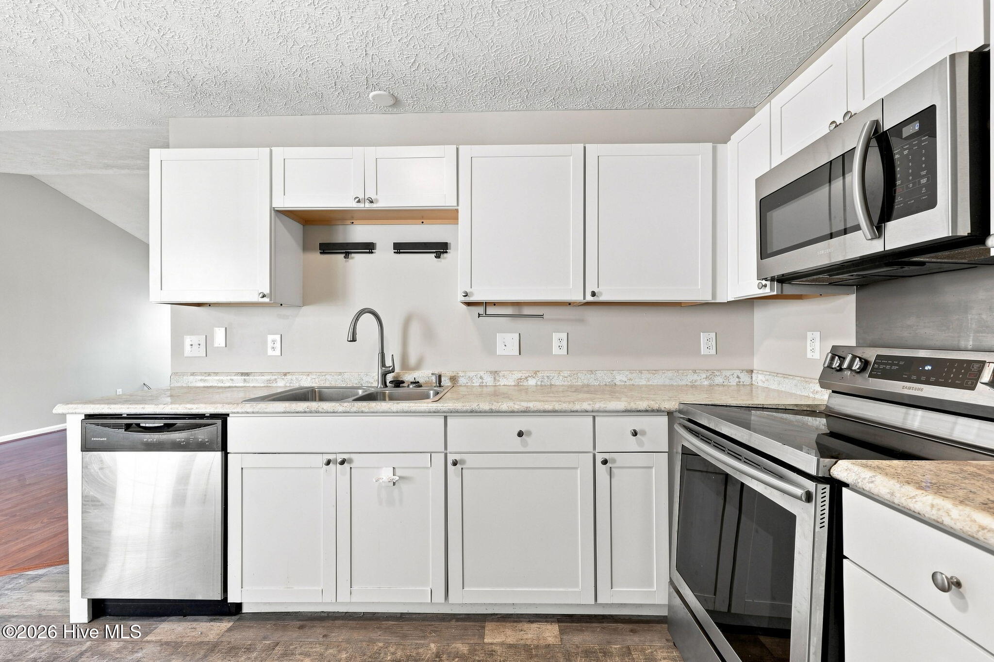 300 Foxhall Road Property Photo 24