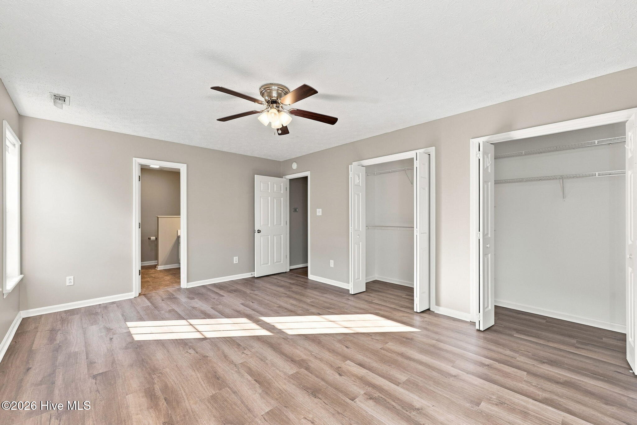300 Foxhall Road Property Photo 28