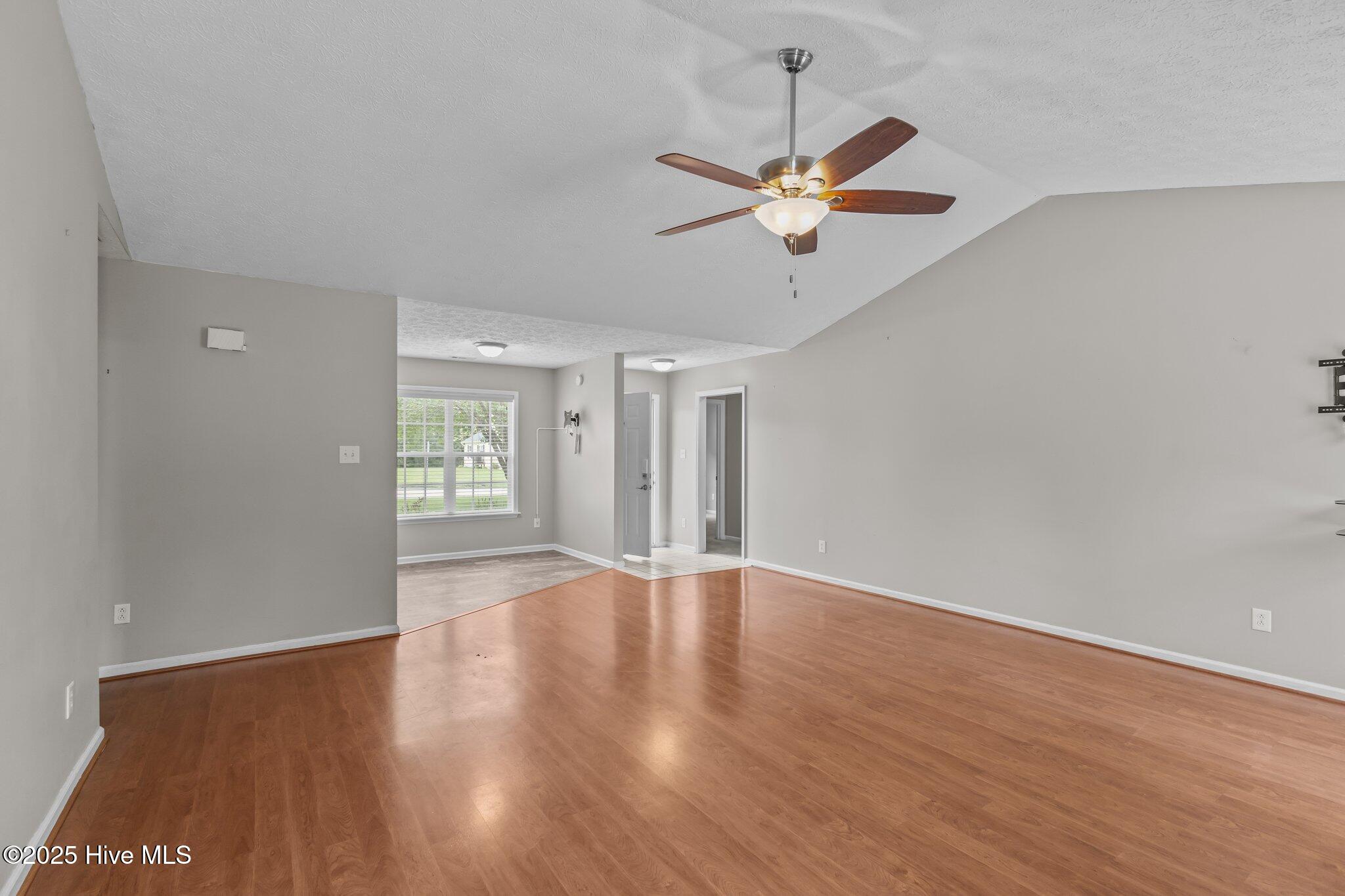 300 Foxhall Road Property Photo 34
