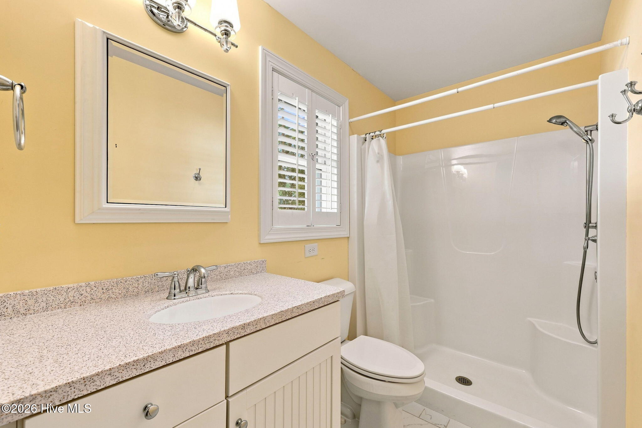 1536 Ann Street Property Photo 15