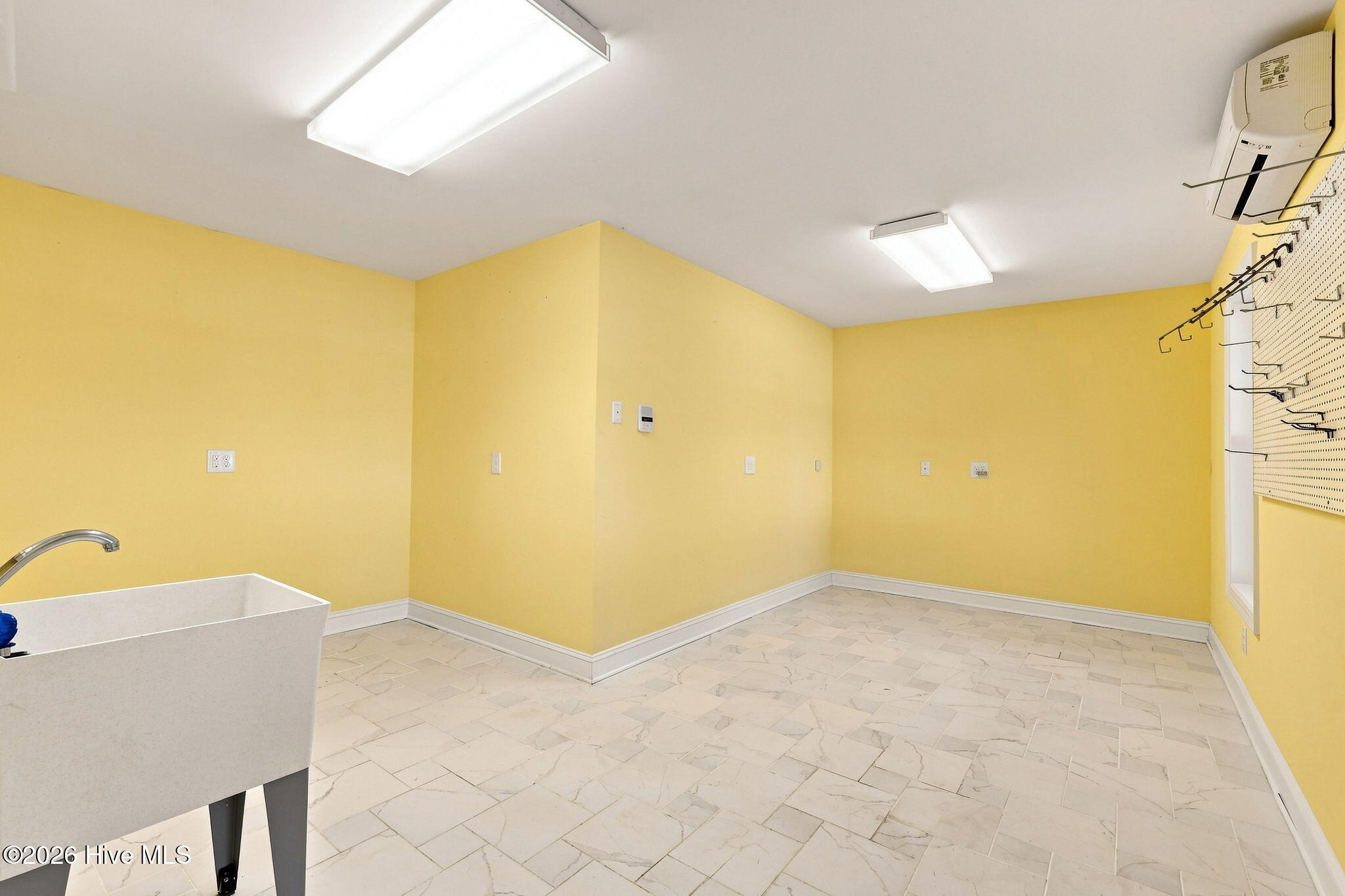 1536 Ann Street Property Photo 16