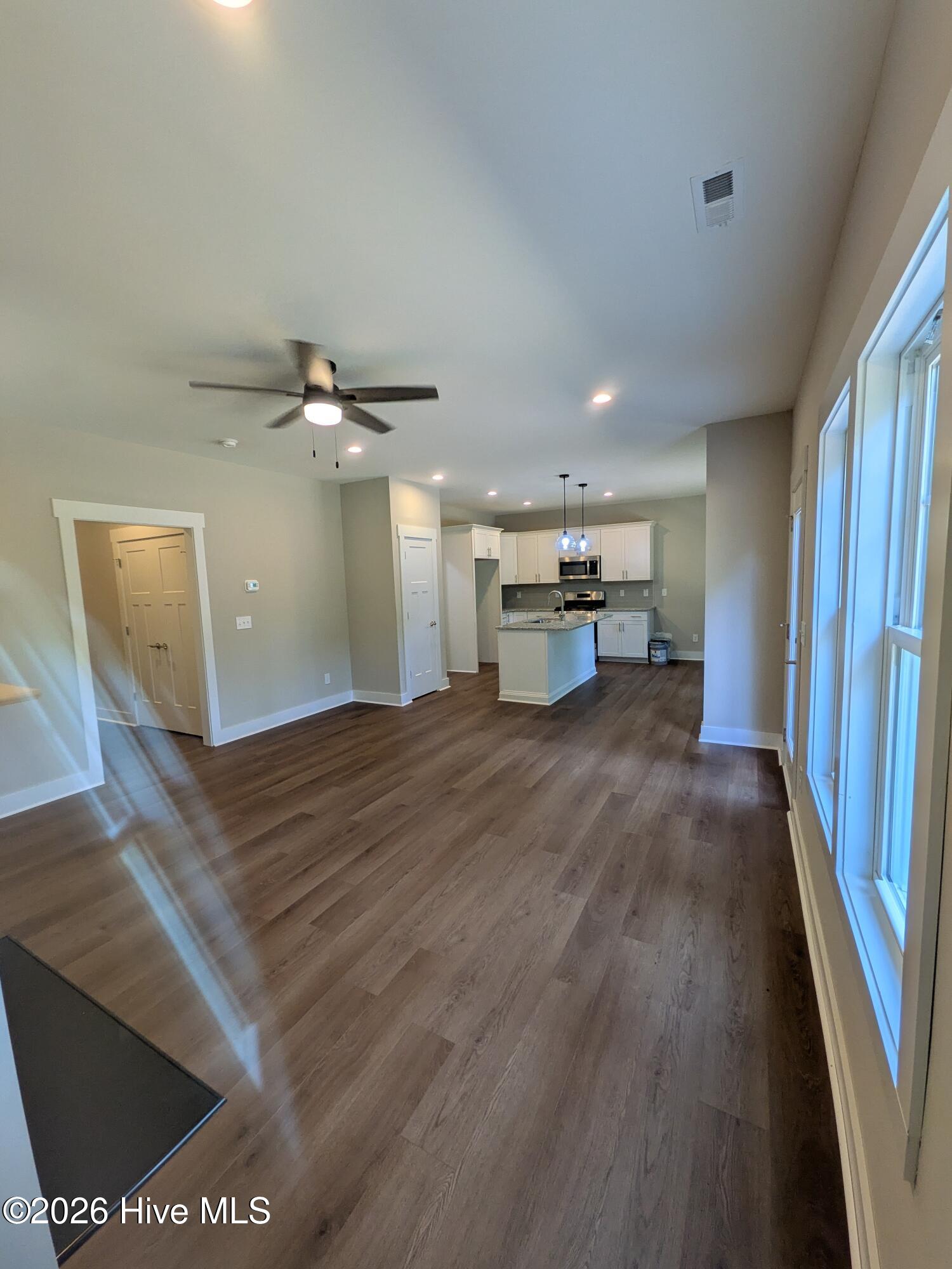 650 S Mechanic Street Property Photo 4