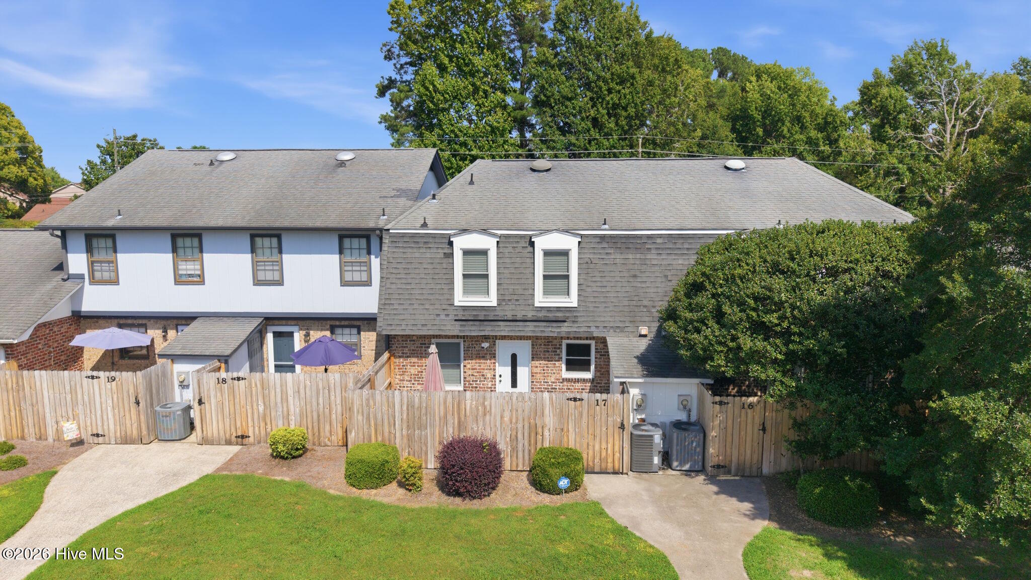 17 Scott Street Property Photo 38