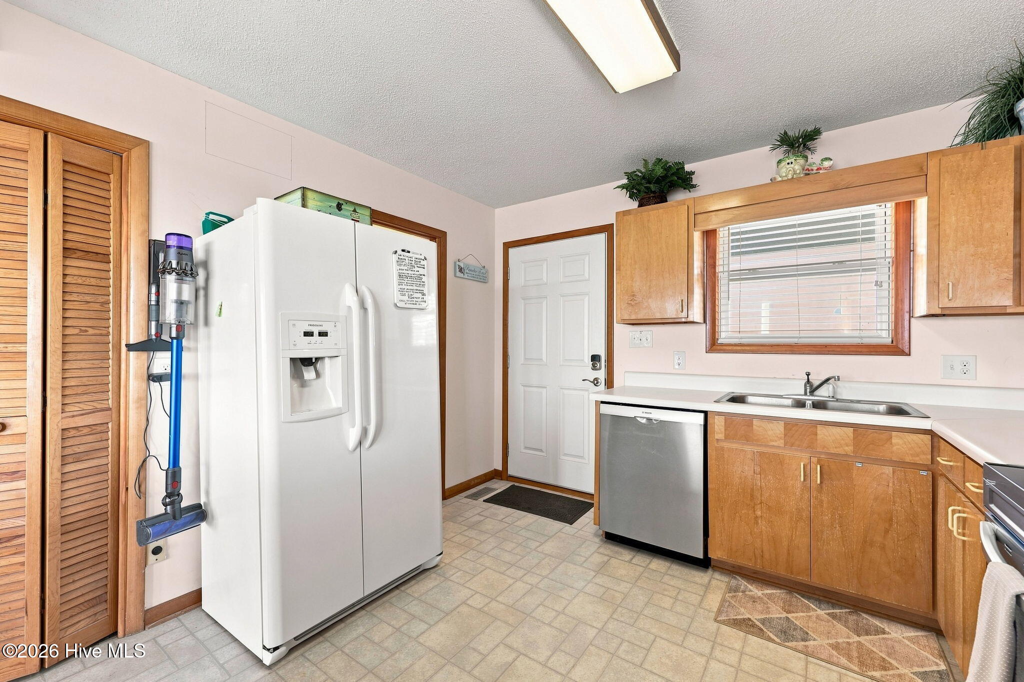 214 E Boardwalk Boulevard Property Photo 17