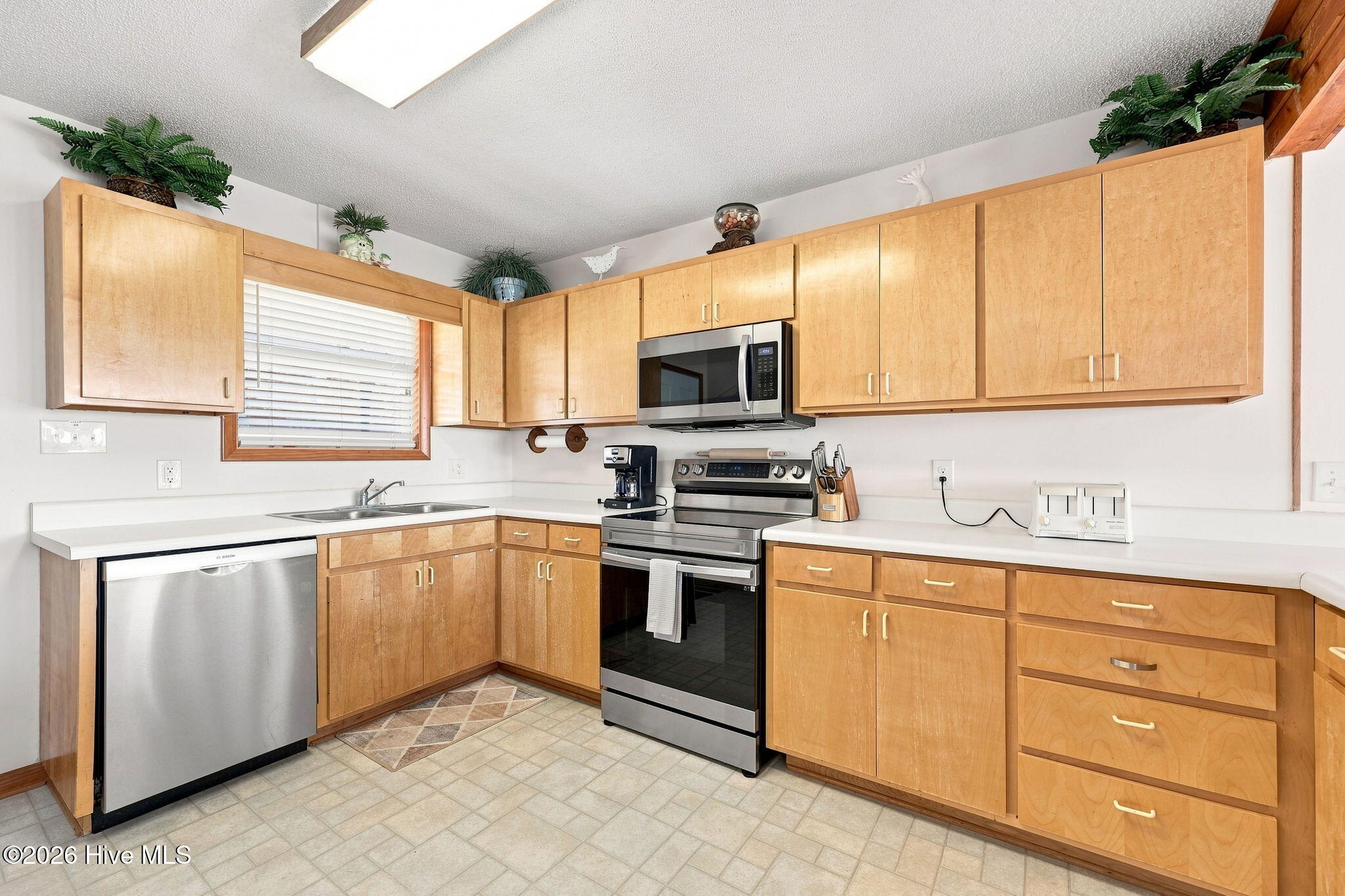 214 E Boardwalk Boulevard Property Photo 19