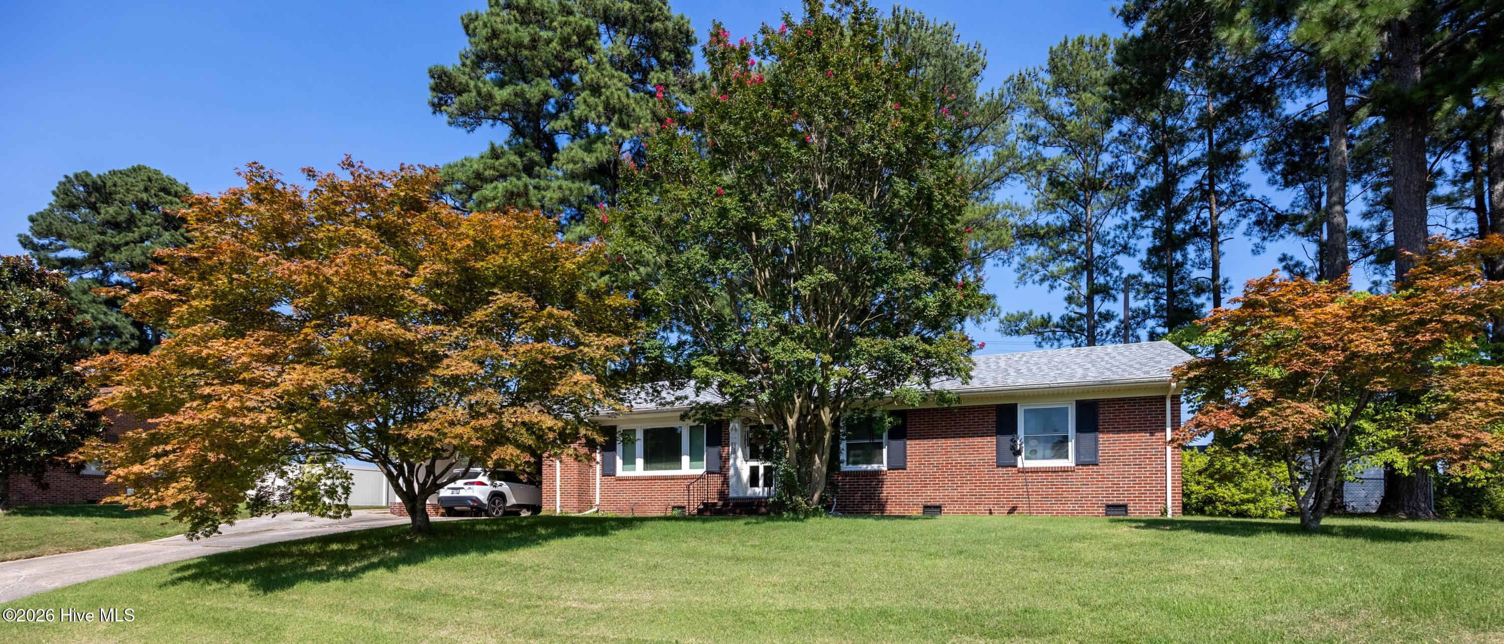 104 Stark Circle N Property Photo 1