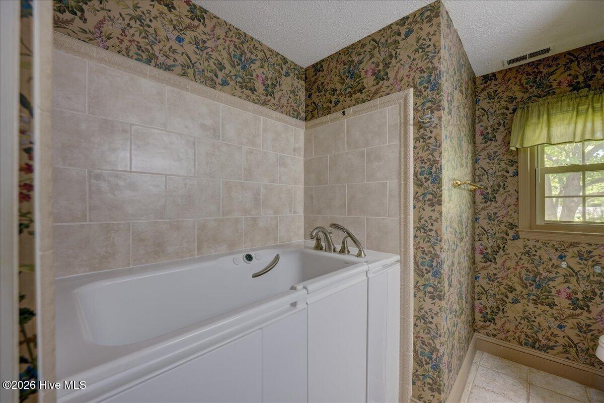 4904 Hillandale Road Property Photo 17