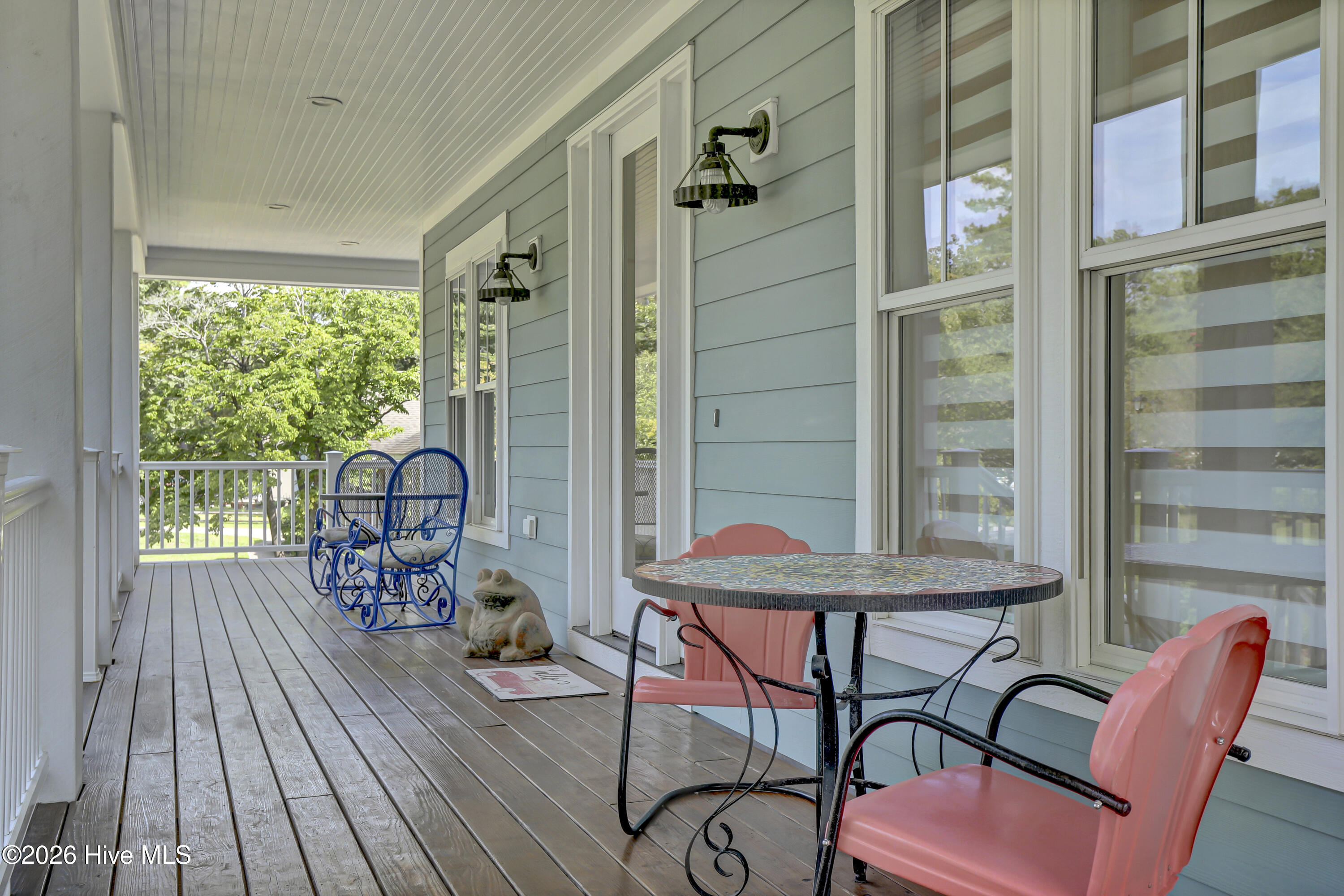 630 Ravenswood Road Property Photo 5