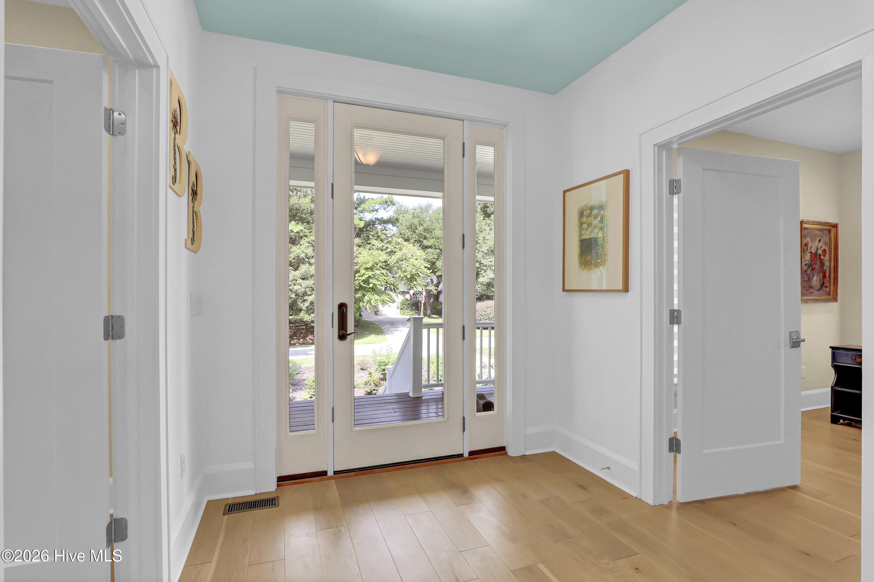 630 Ravenswood Road Property Photo 6