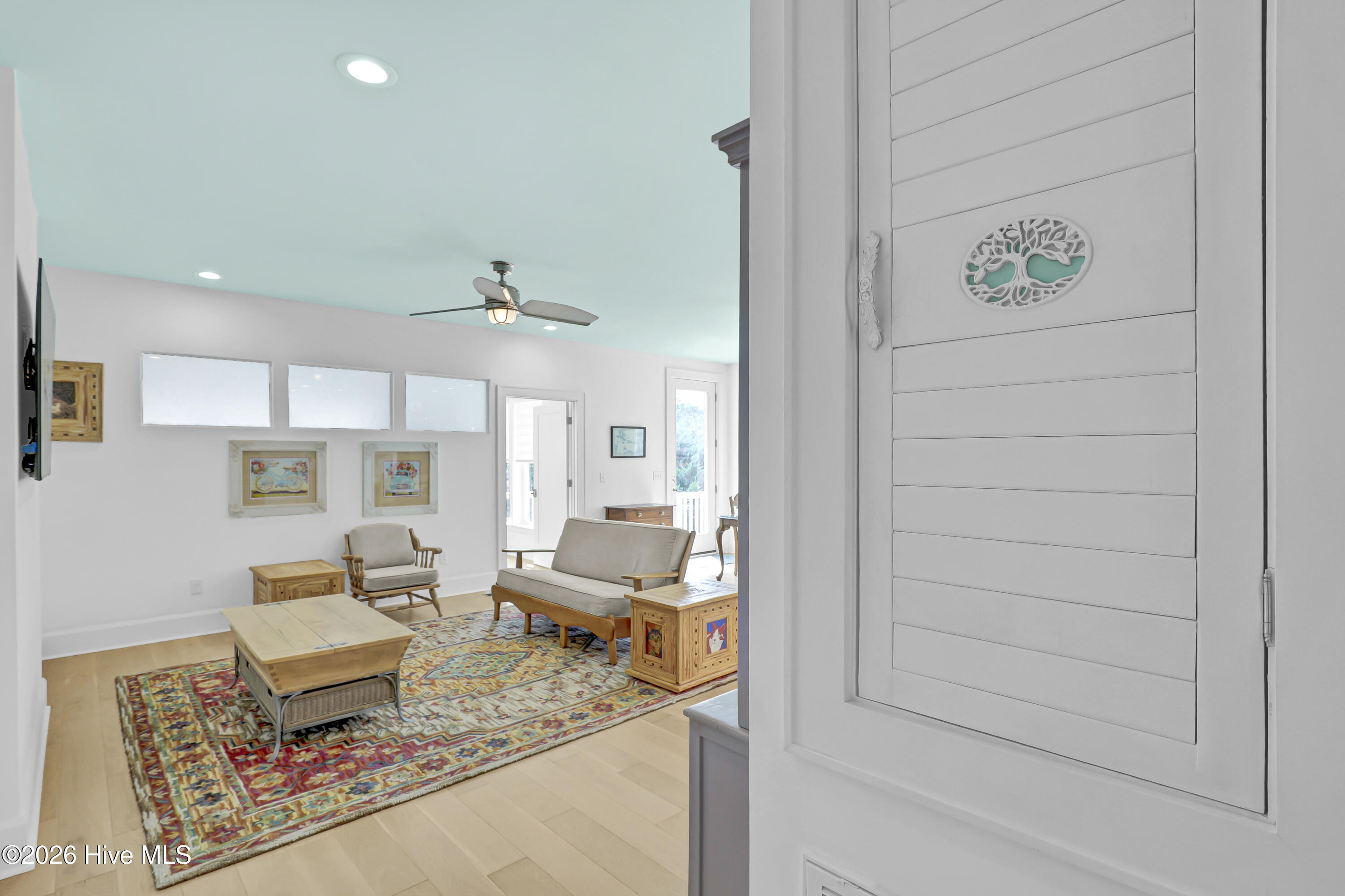630 Ravenswood Road Property Photo 16