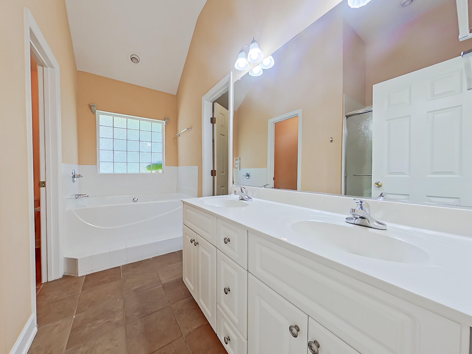 615 Ventana Drive Property Photo 10