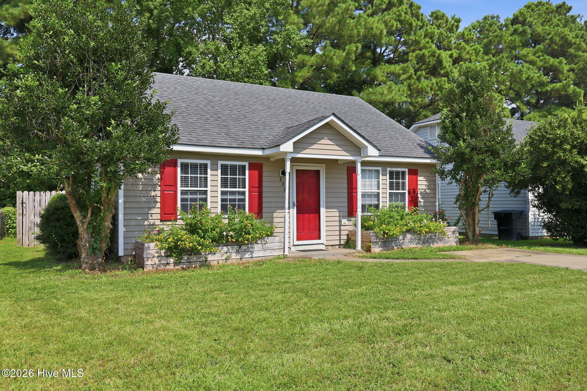 208 Old Oak Road Property Photo 3